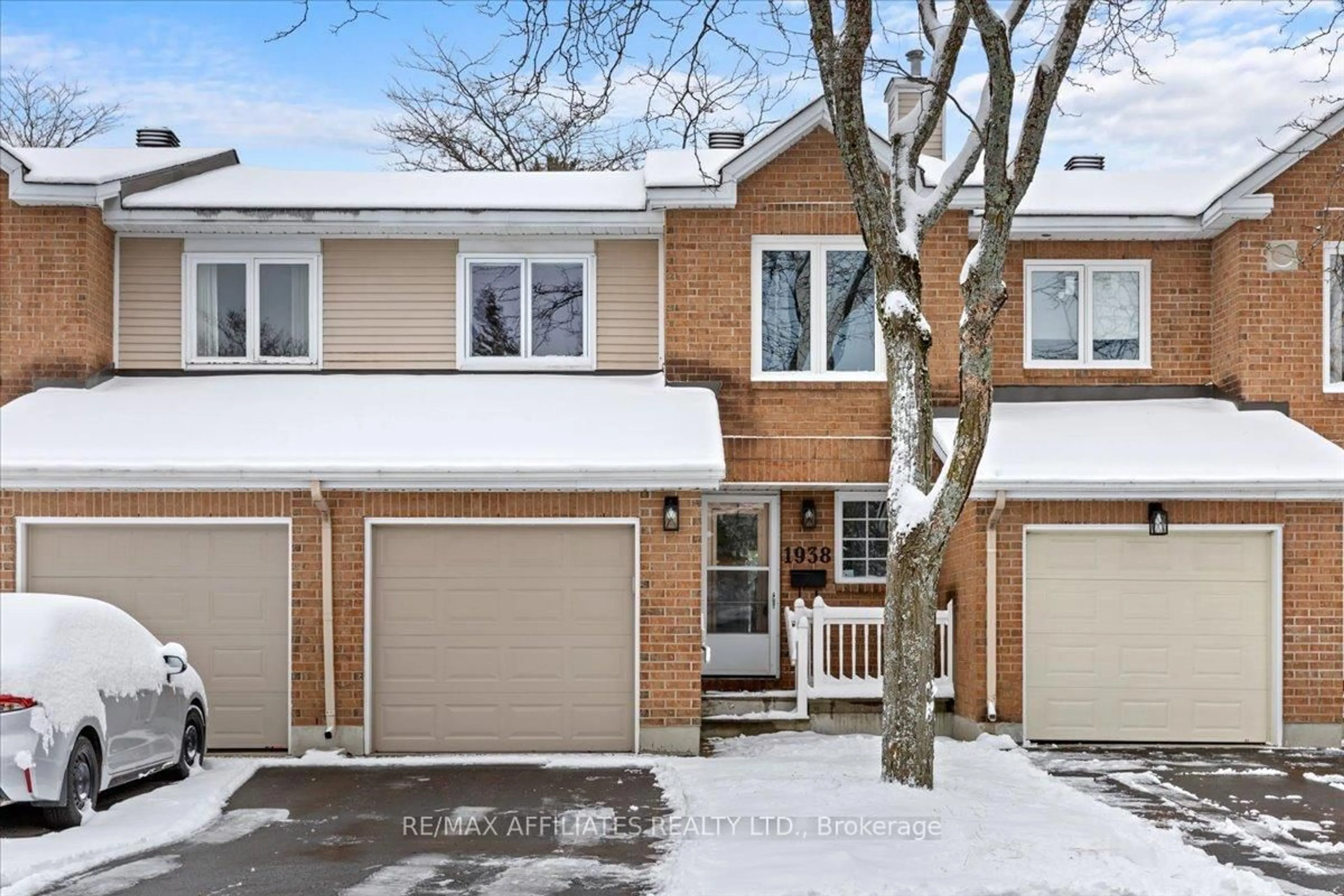 Unknown for 1938 Ashmont St, Ottawa Ontario K1C 7B9