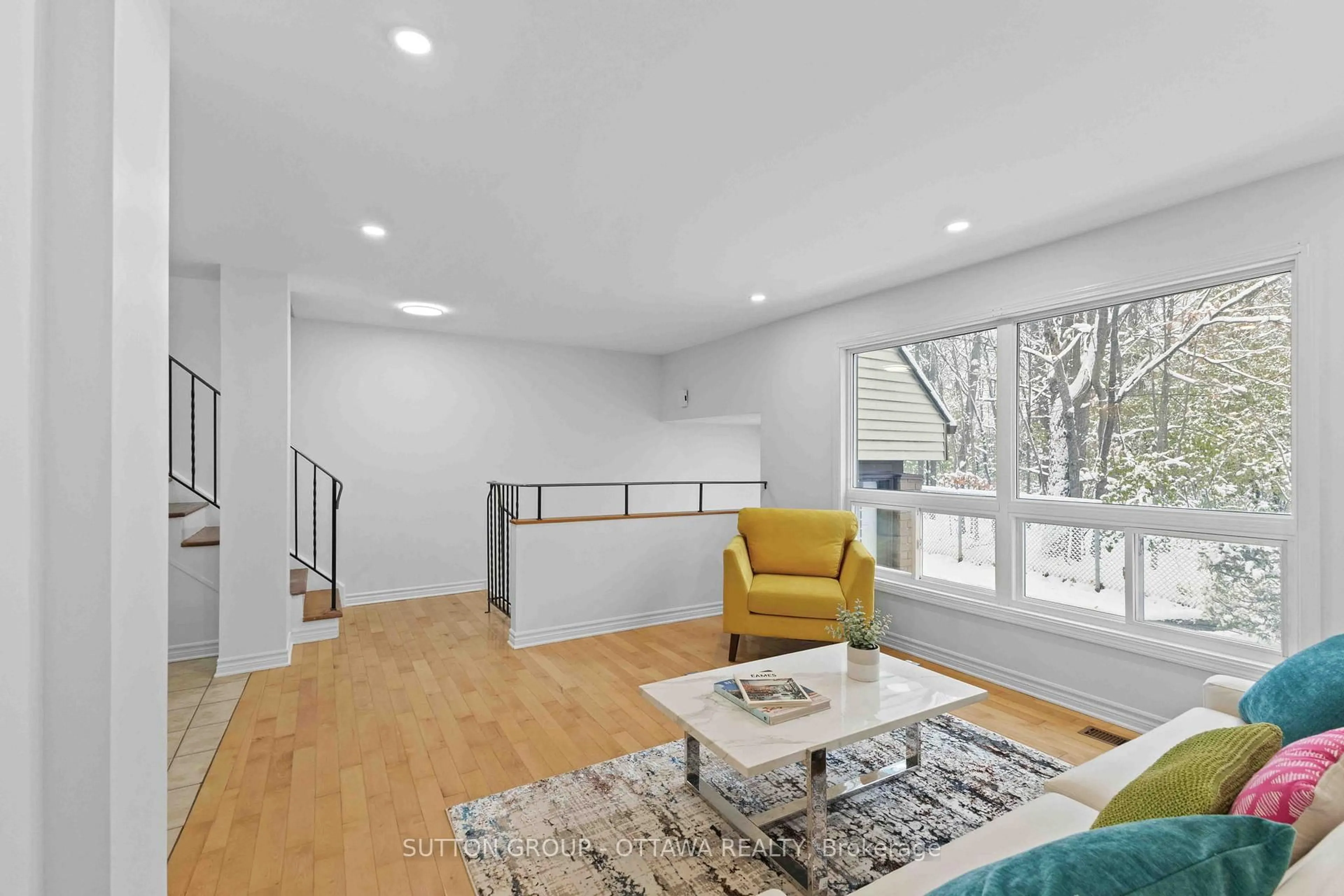 Unknown for 131 RENOVA Ave, Ottawa Ontario K1G 4C7