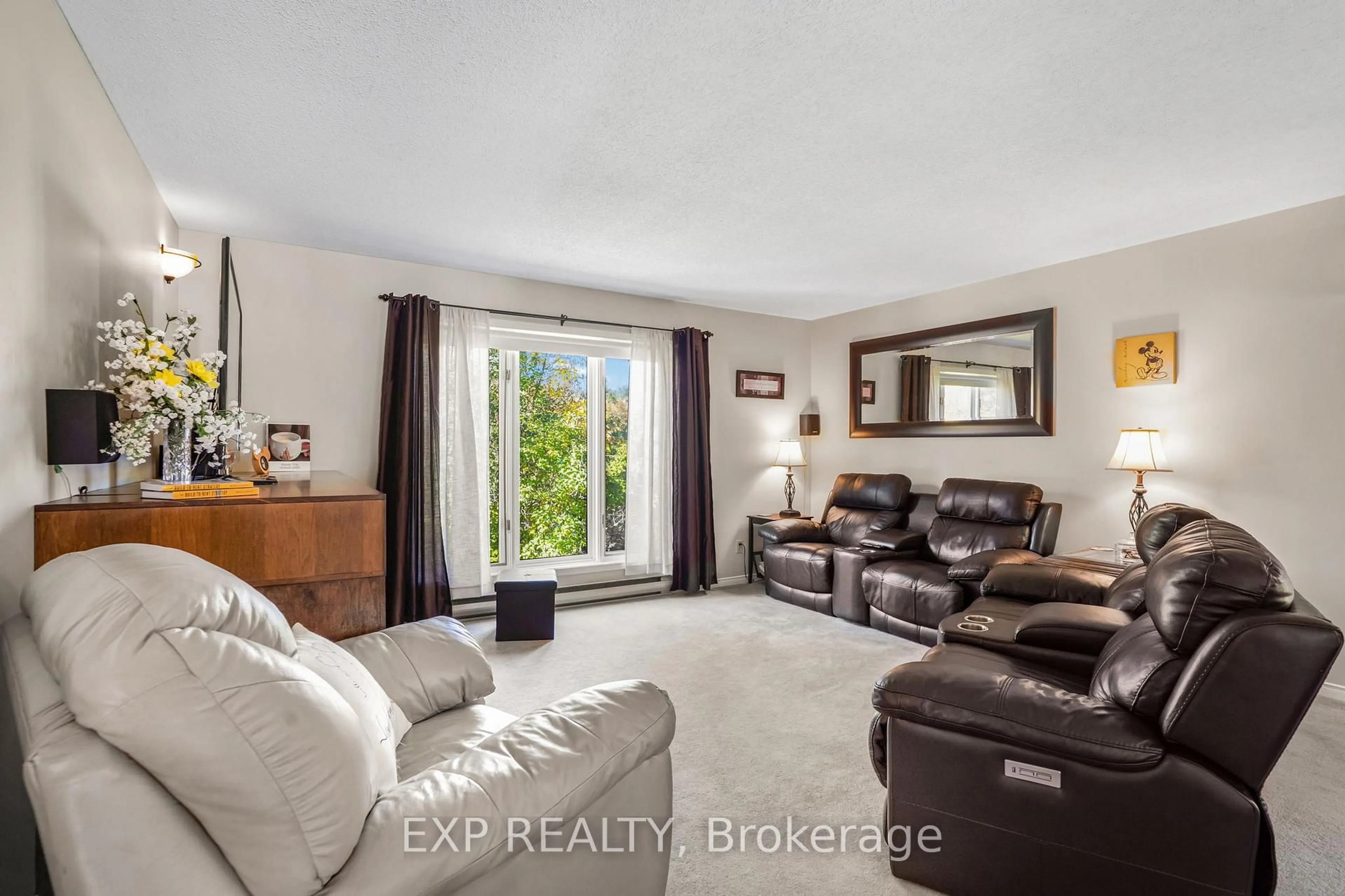 Living room with furniture, unknown for 1887 Canaan Rd, Clarence-Rockland Ontario K4K 1K9