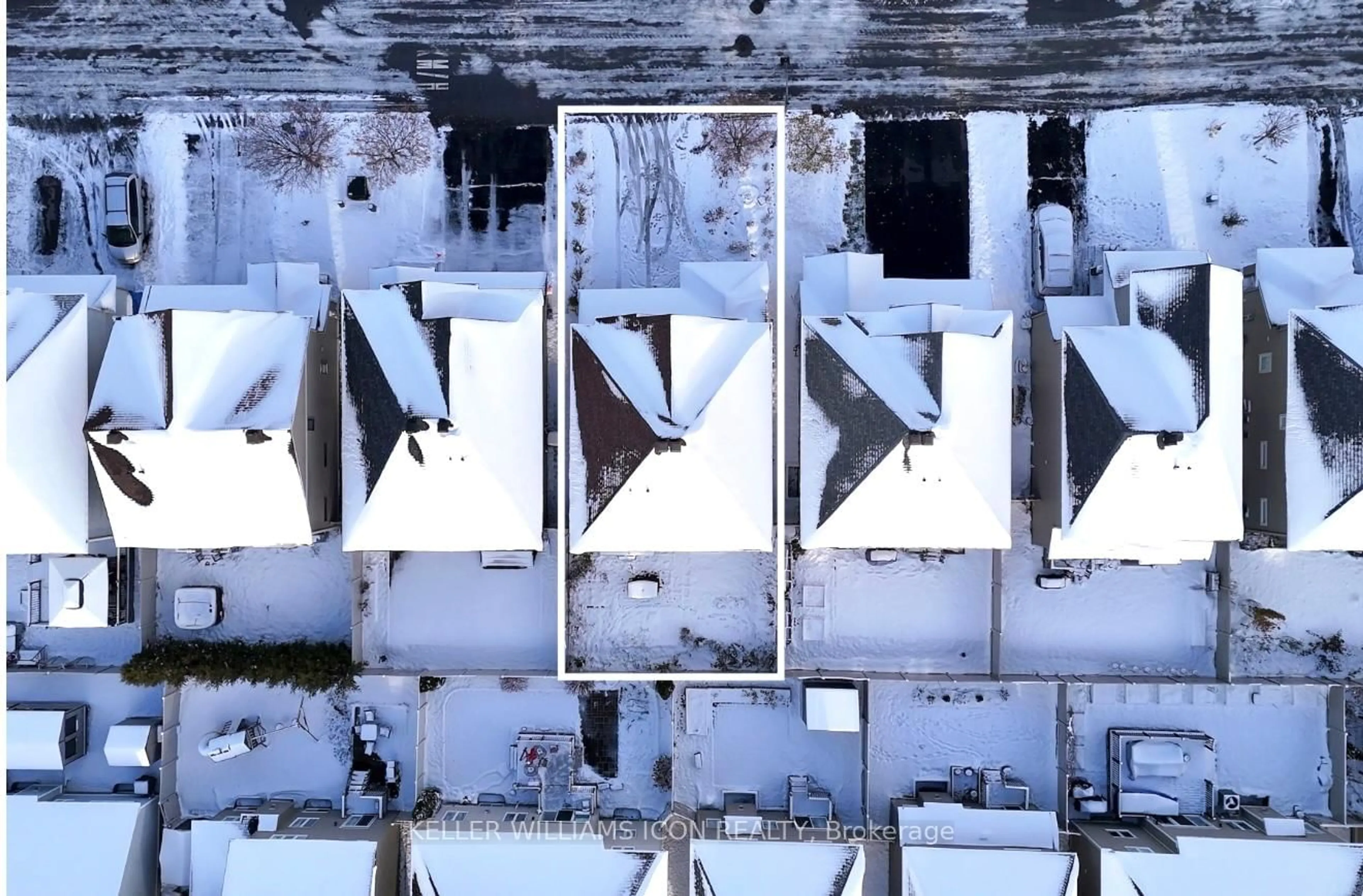 A pic from outside/outdoor area/front of a property/back of a property/a pic from drone, building for 380 Brettonwood Rdge, Ottawa Ontario K2T 0H8