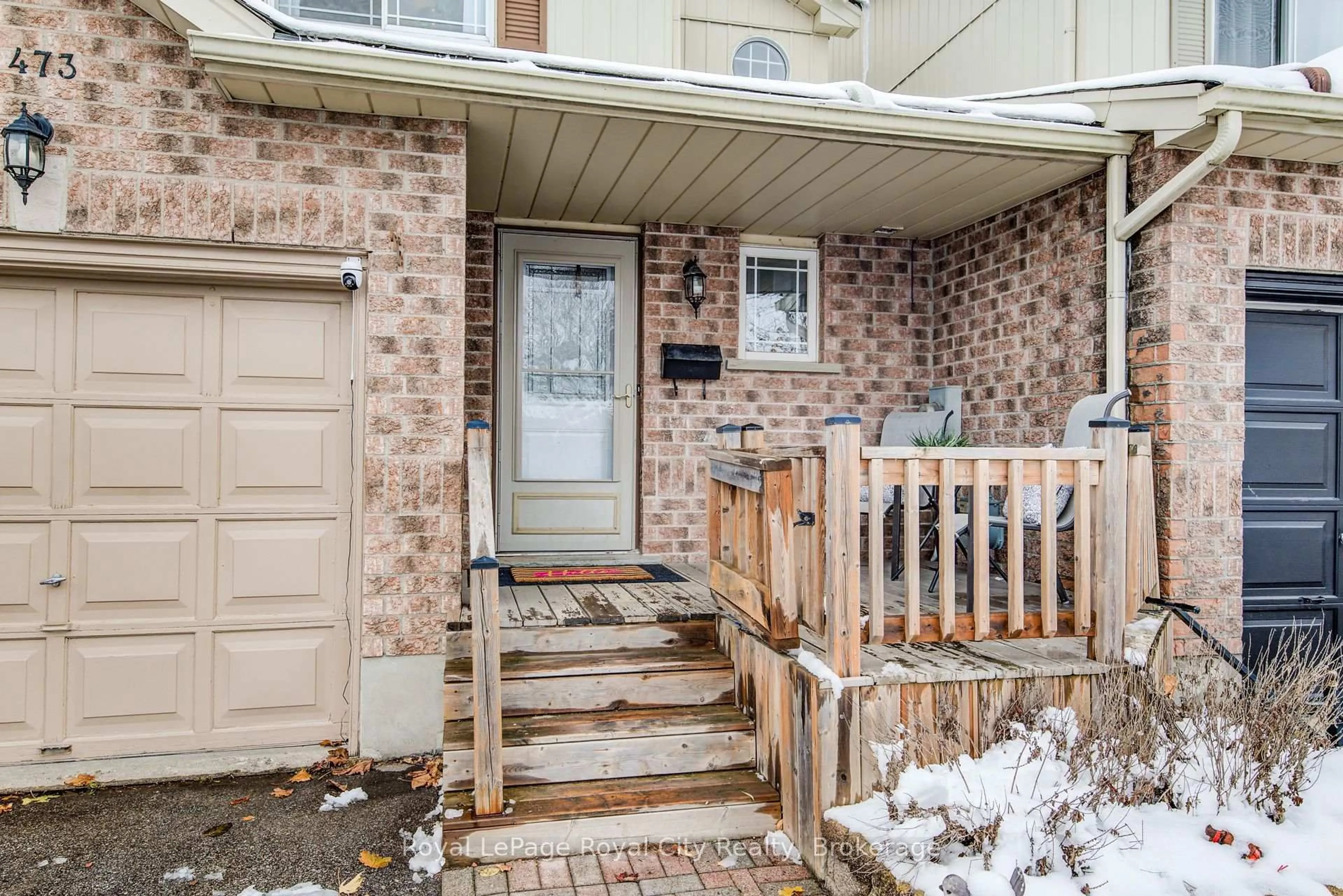 Indoor entryway for 473 Flannery Dr, Centre Wellington Ontario N1M 3P1