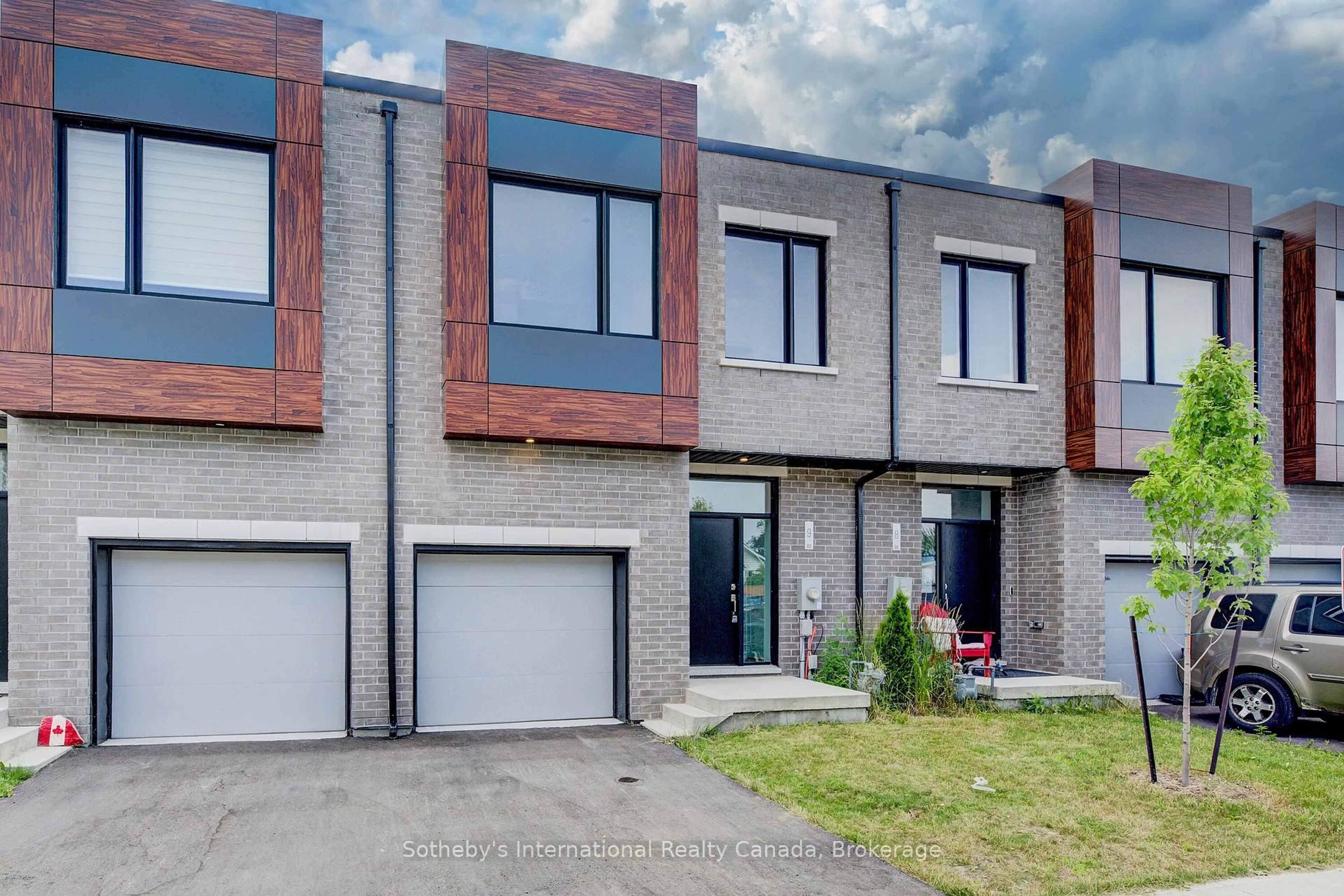 Home with brick exterior material, street for 416 Dundas St #9, Cambridge Ontario N1R 8H7