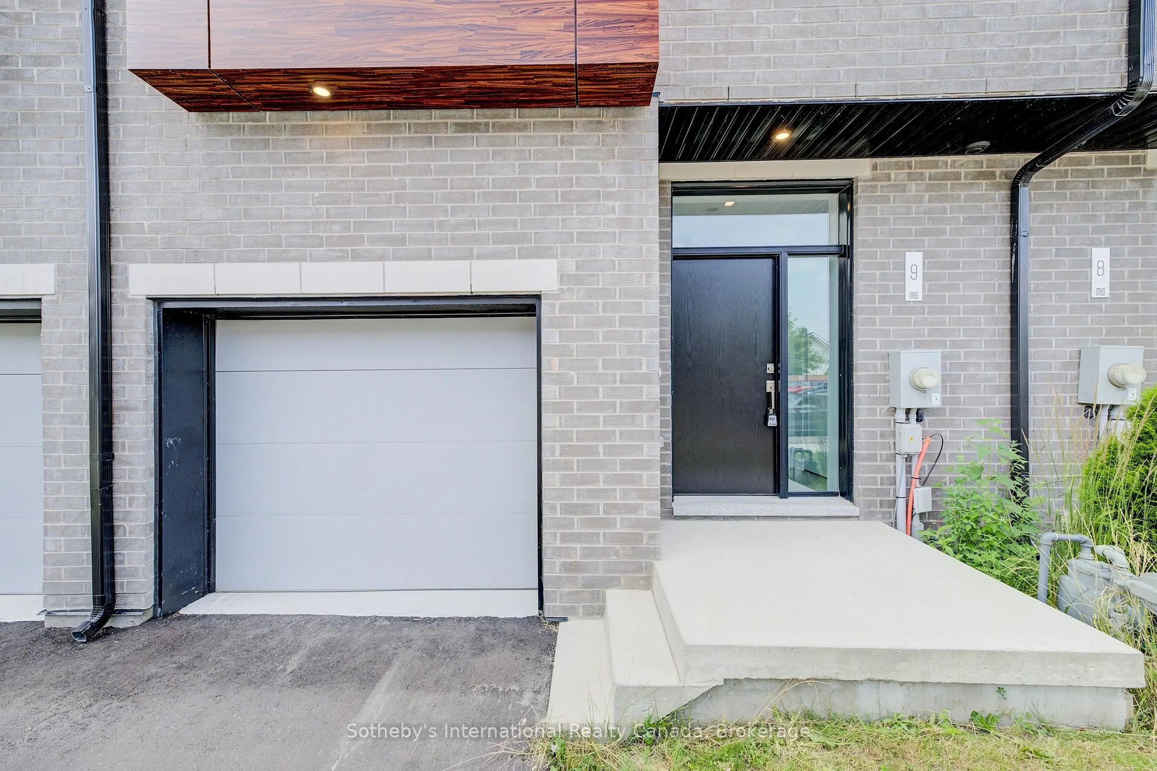 Unknown for 416 Dundas St #9, Cambridge Ontario N1R 8H7