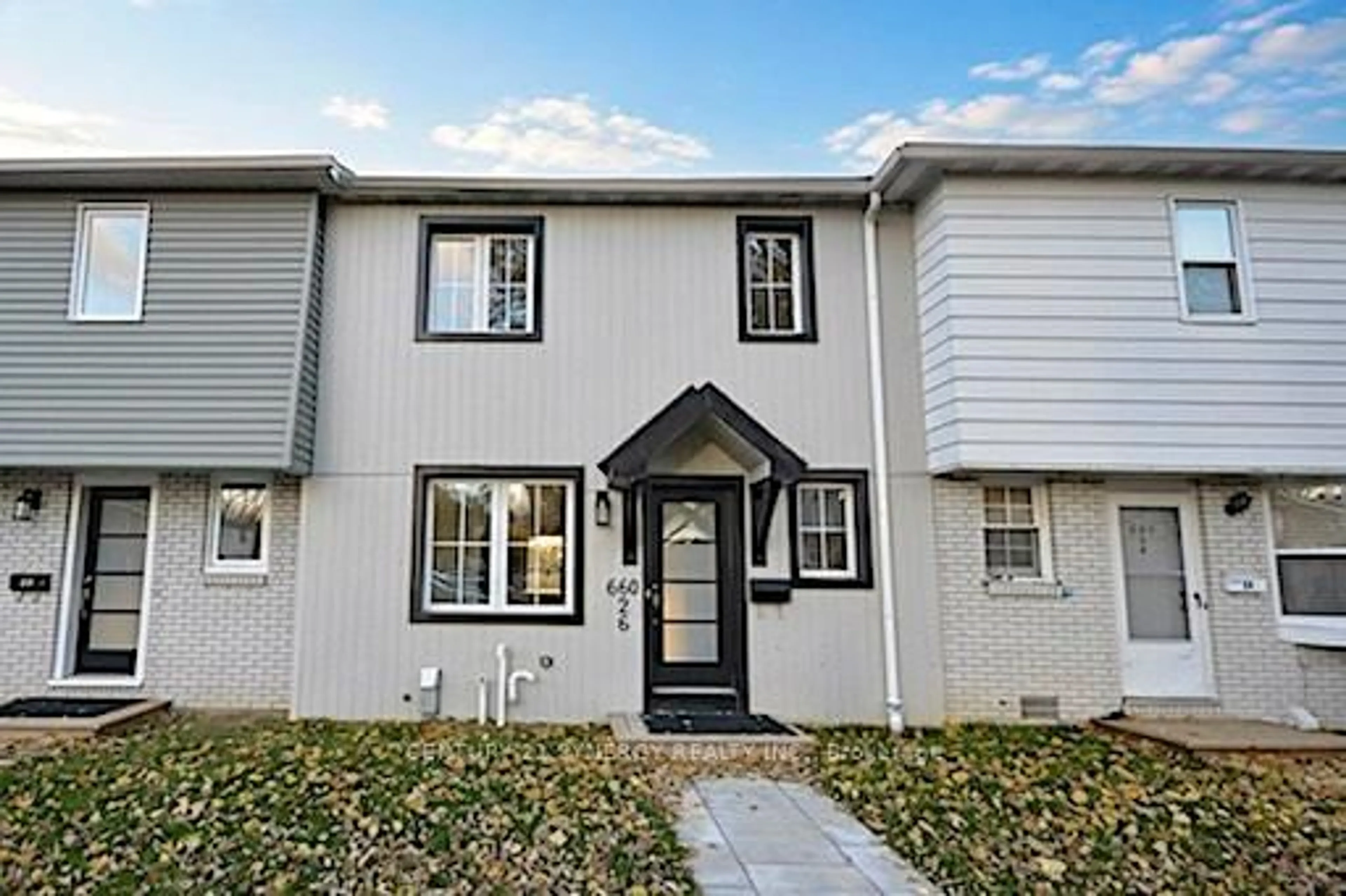 Home with vinyl exterior material, street for 660 Hochelaga St #26, Ottawa Ontario K1K 2E9