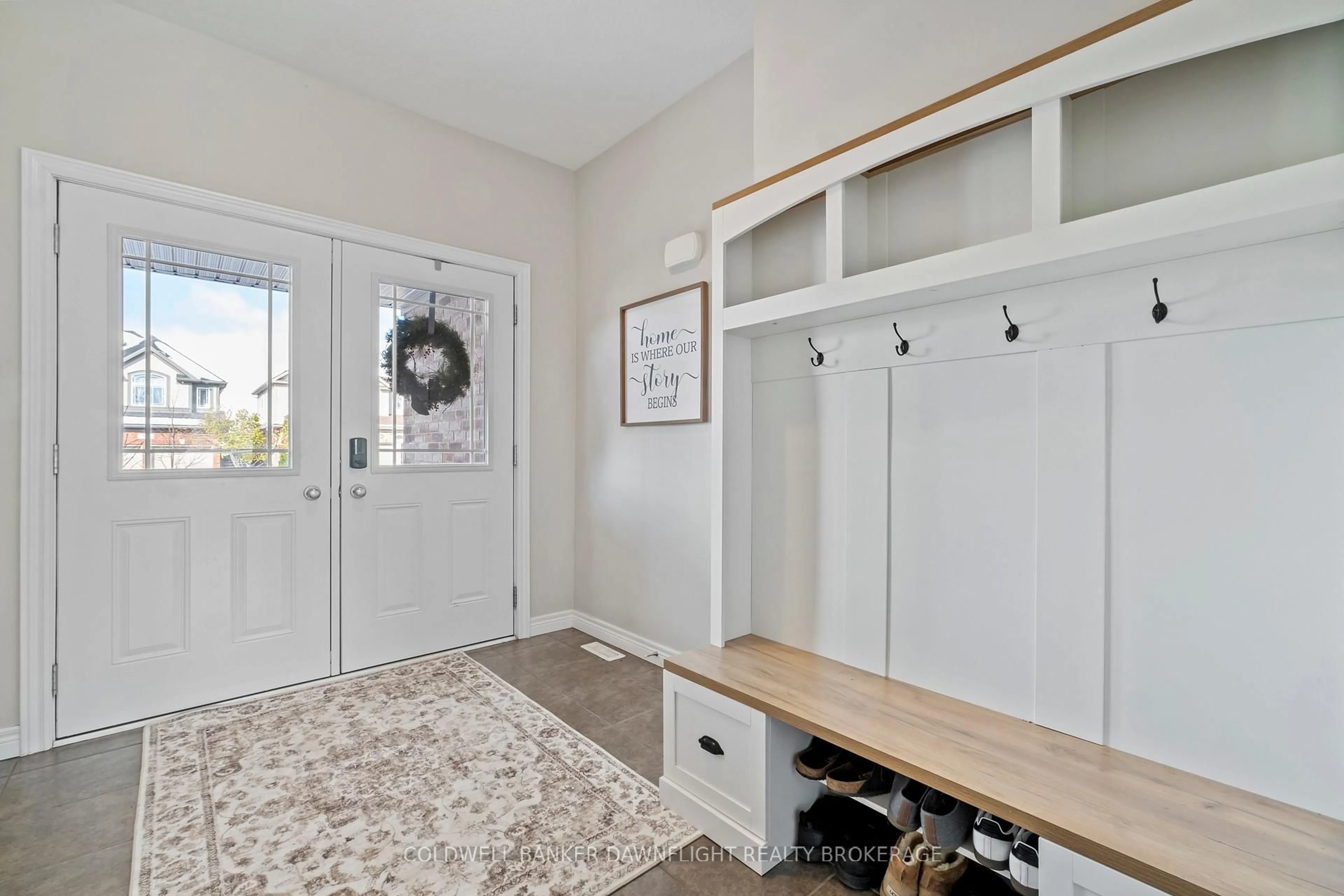 Indoor entryway for 447 Blackacres Blvd, London North Ontario N6G 0J2