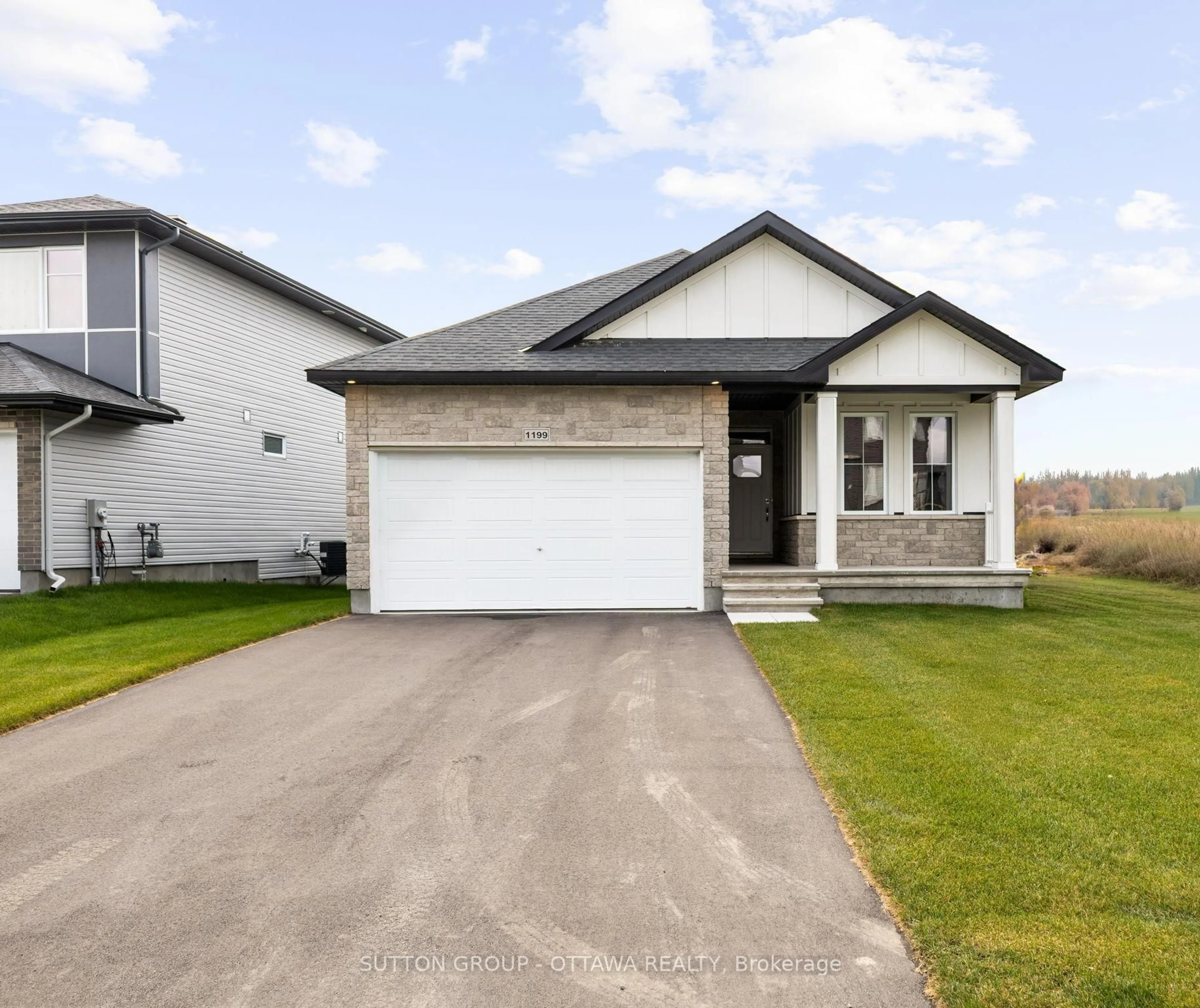 Home with vinyl exterior material, street for 1199 BRONZE Ave, Clarence-Rockland Ontario K4K 0M9