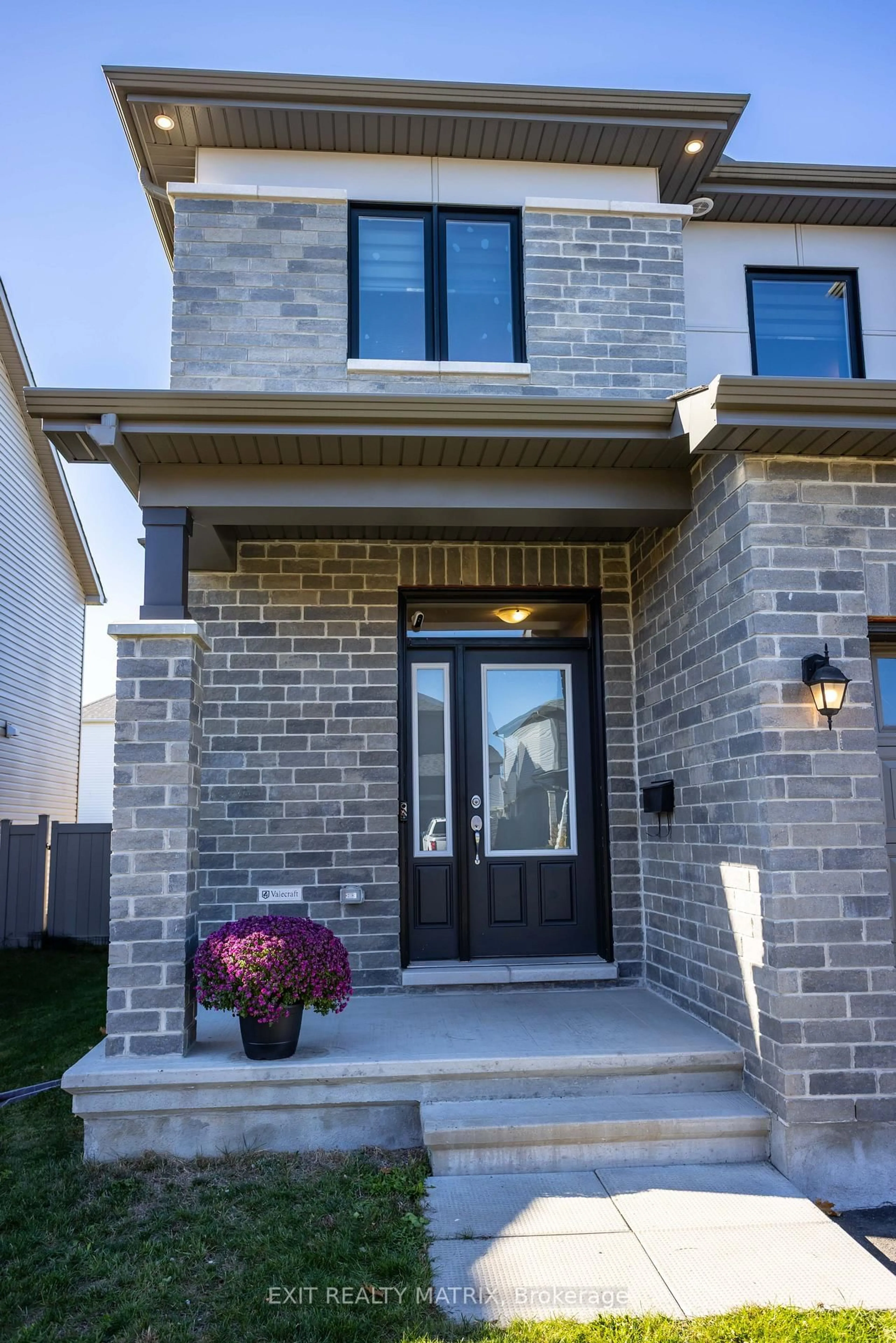 Home with brick exterior material, street for 573 Strasbourg St, Russell Ontario K0A 1W0