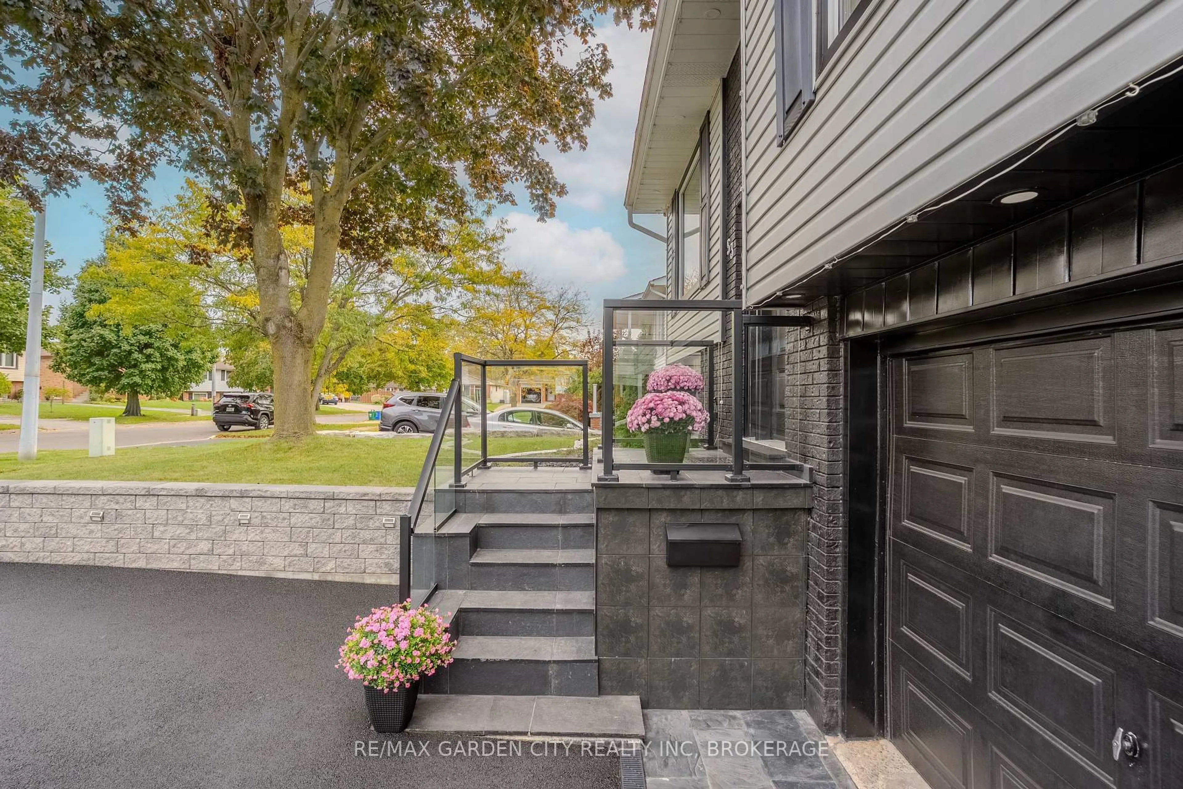 Unknown for 53 Brant Ave, Welland Ontario L3C 6C6