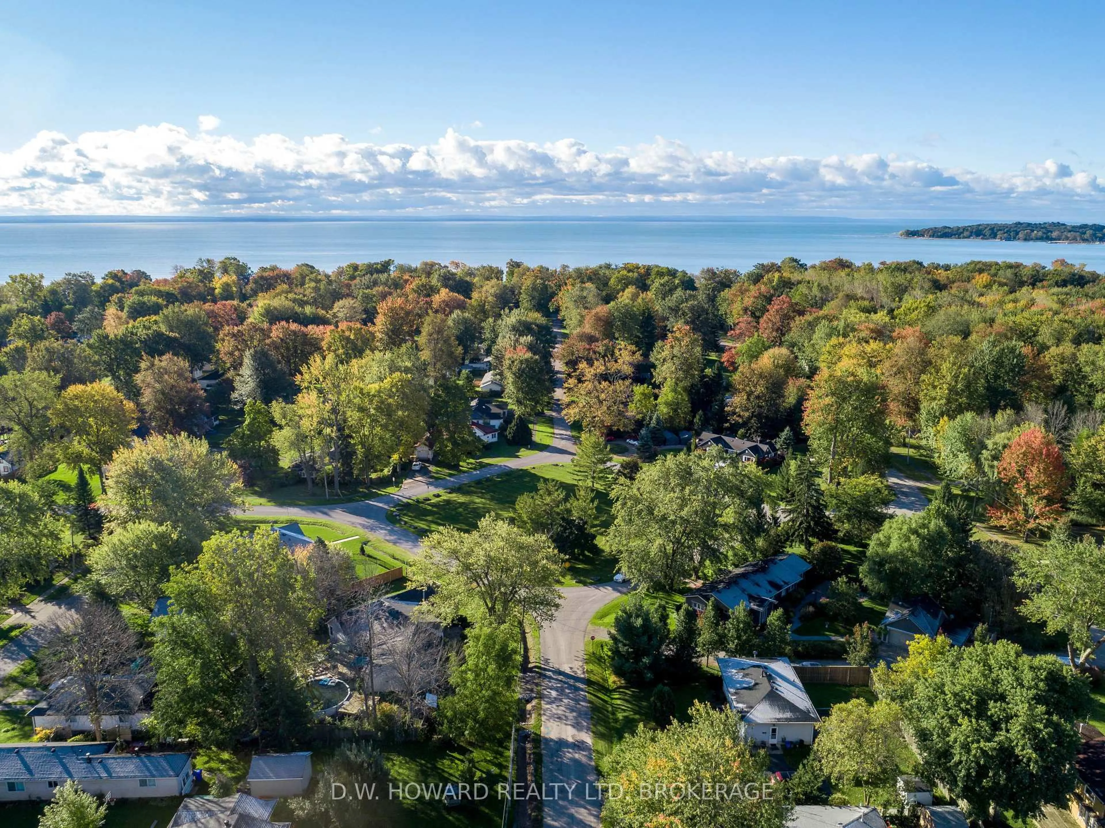 A pic from outside/outdoor area/front of a property/back of a property/a pic from drone, water/lake/river/ocean view for 270 Cherry Hill Blvd, Fort Erie Ontario L0S 1B0
