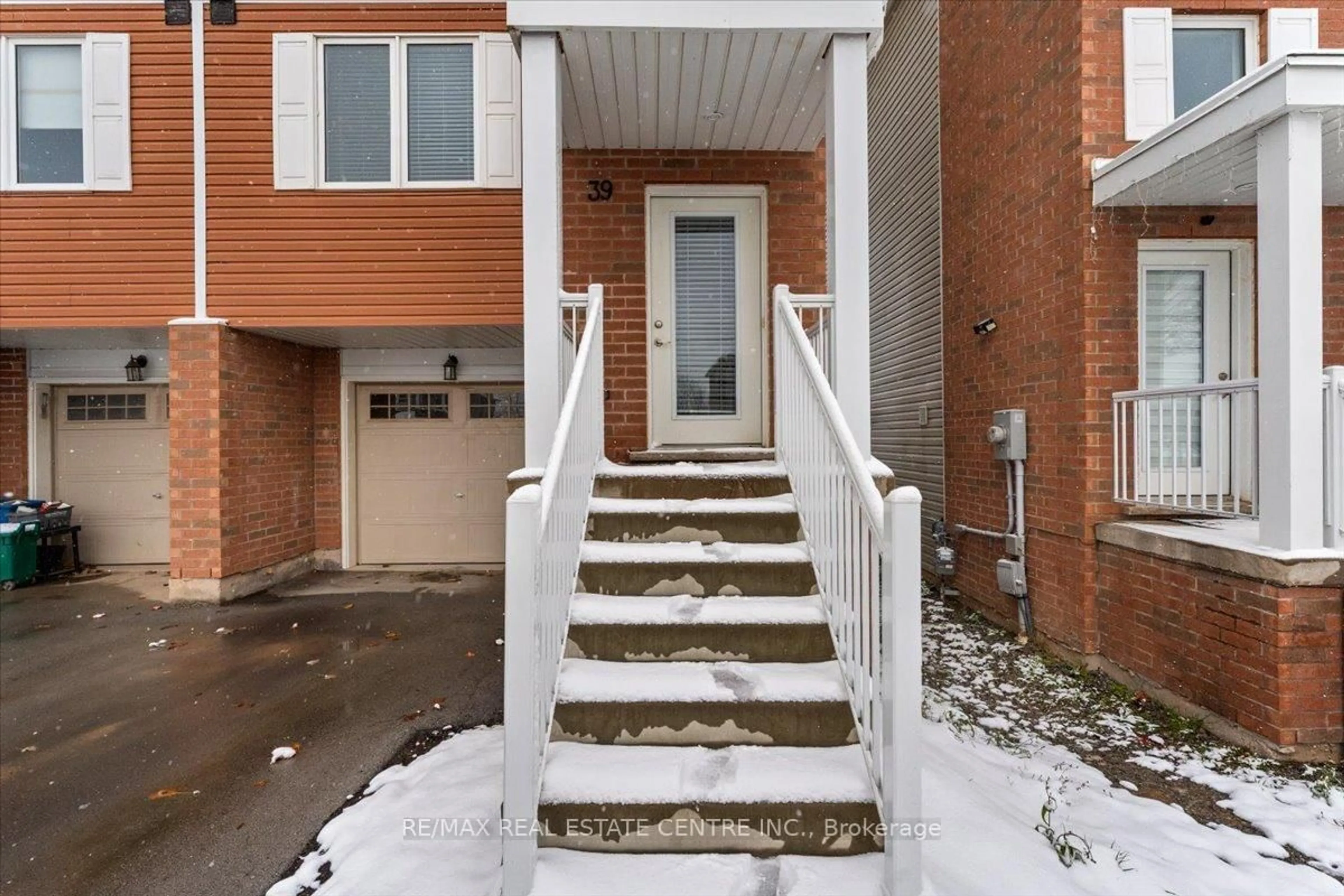 Unknown for 39 Denistoun St, Welland Ontario L3C 0H6