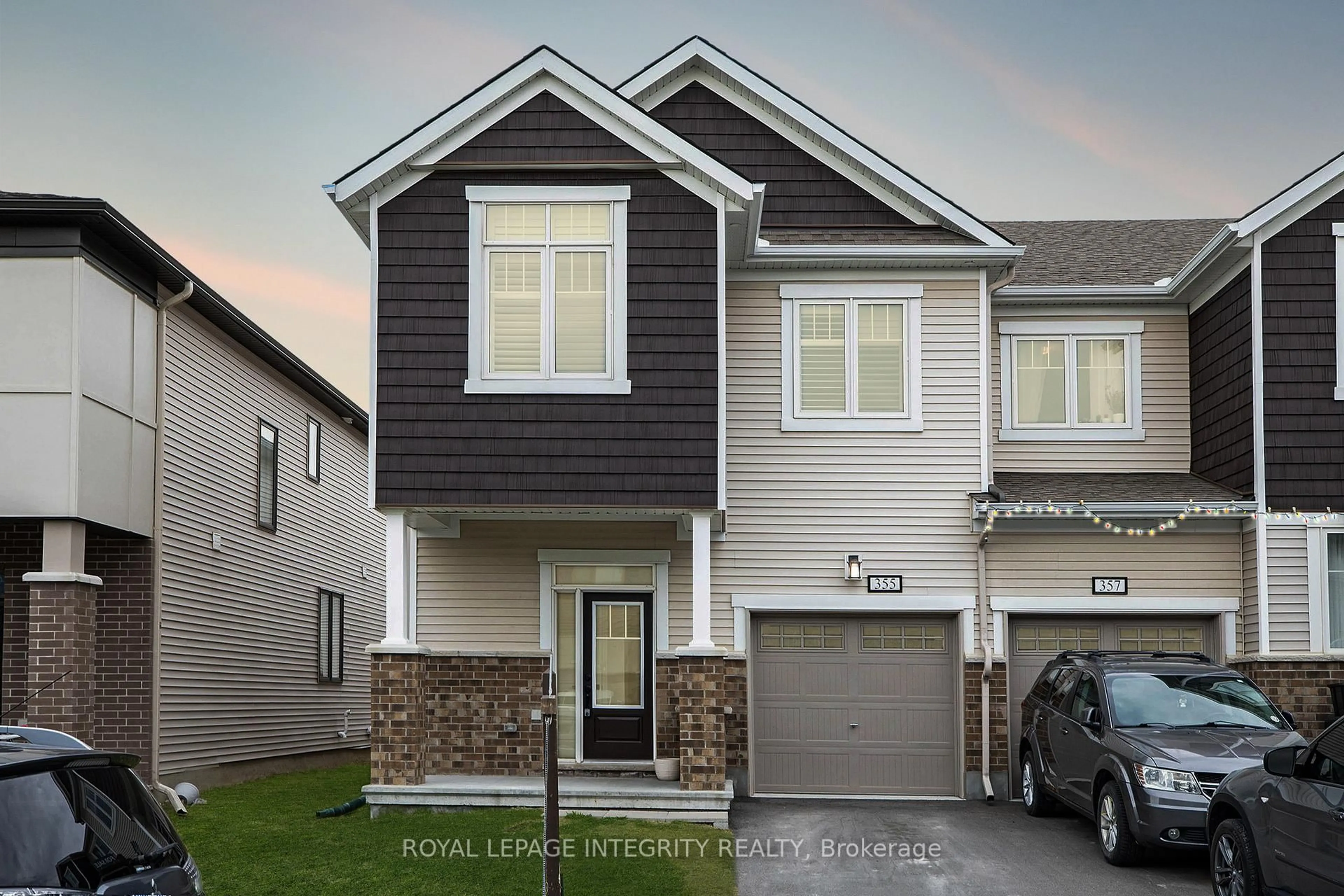 Home with vinyl exterior material, street for 355 Crossway Terr, Stittsville Ontario K2S 2Z3