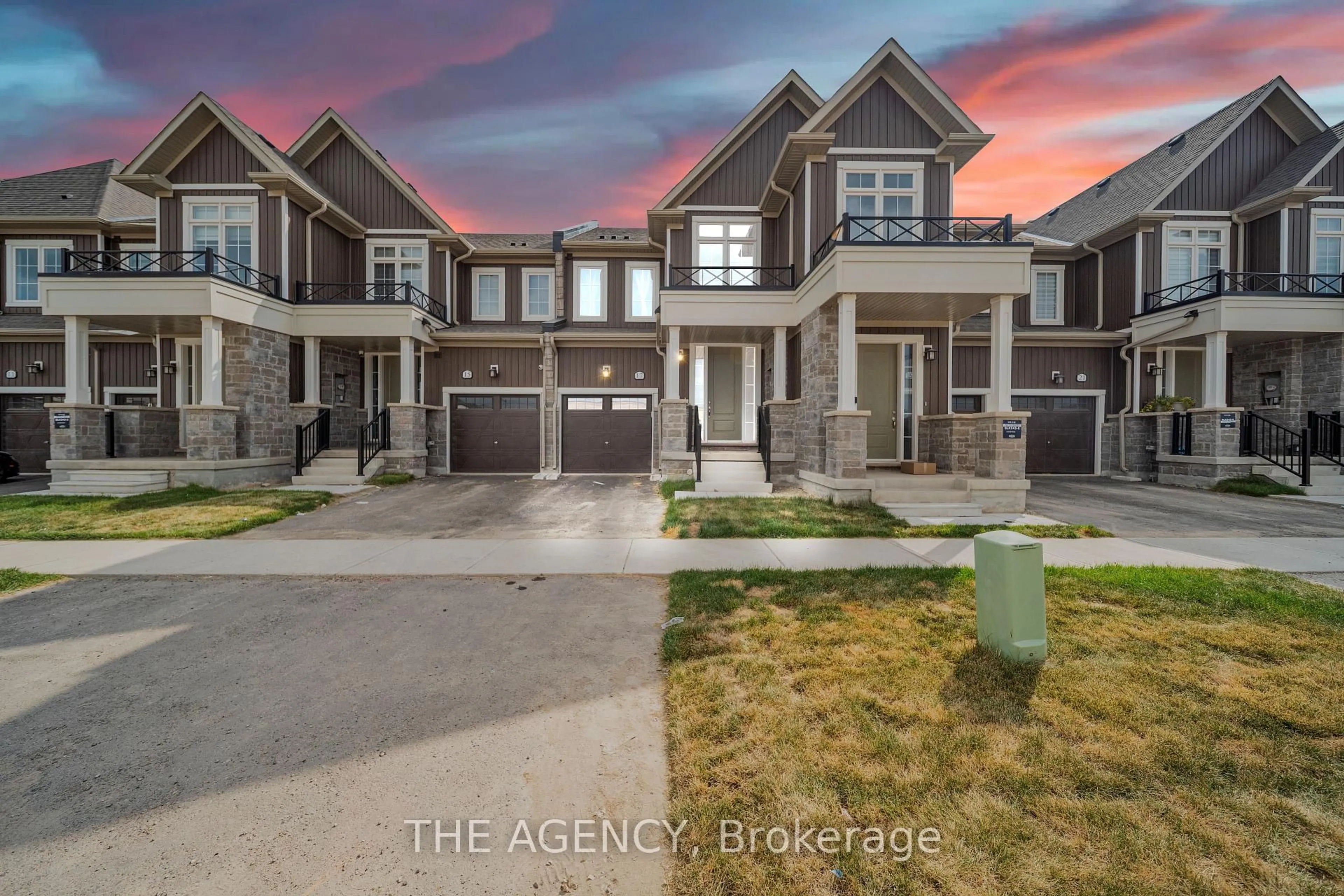 A pic from outside/outdoor area/front of a property/back of a property/a pic from drone, street for 17 Steer Rd, Erin Ontario N0B 1T0