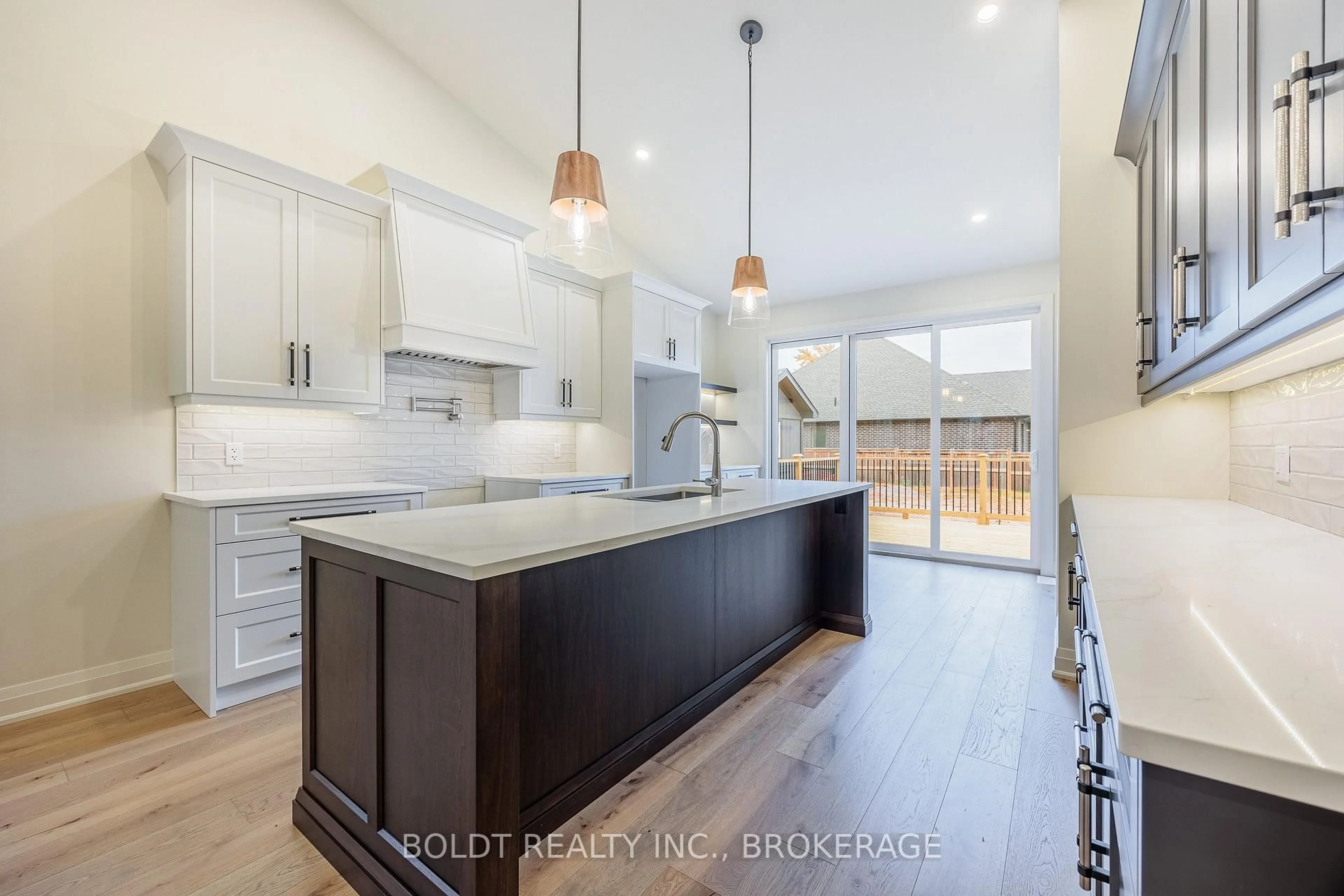 Open concept kitchen, unknown for 1051 PELHAM St, Pelham Ontario L3C 3E4