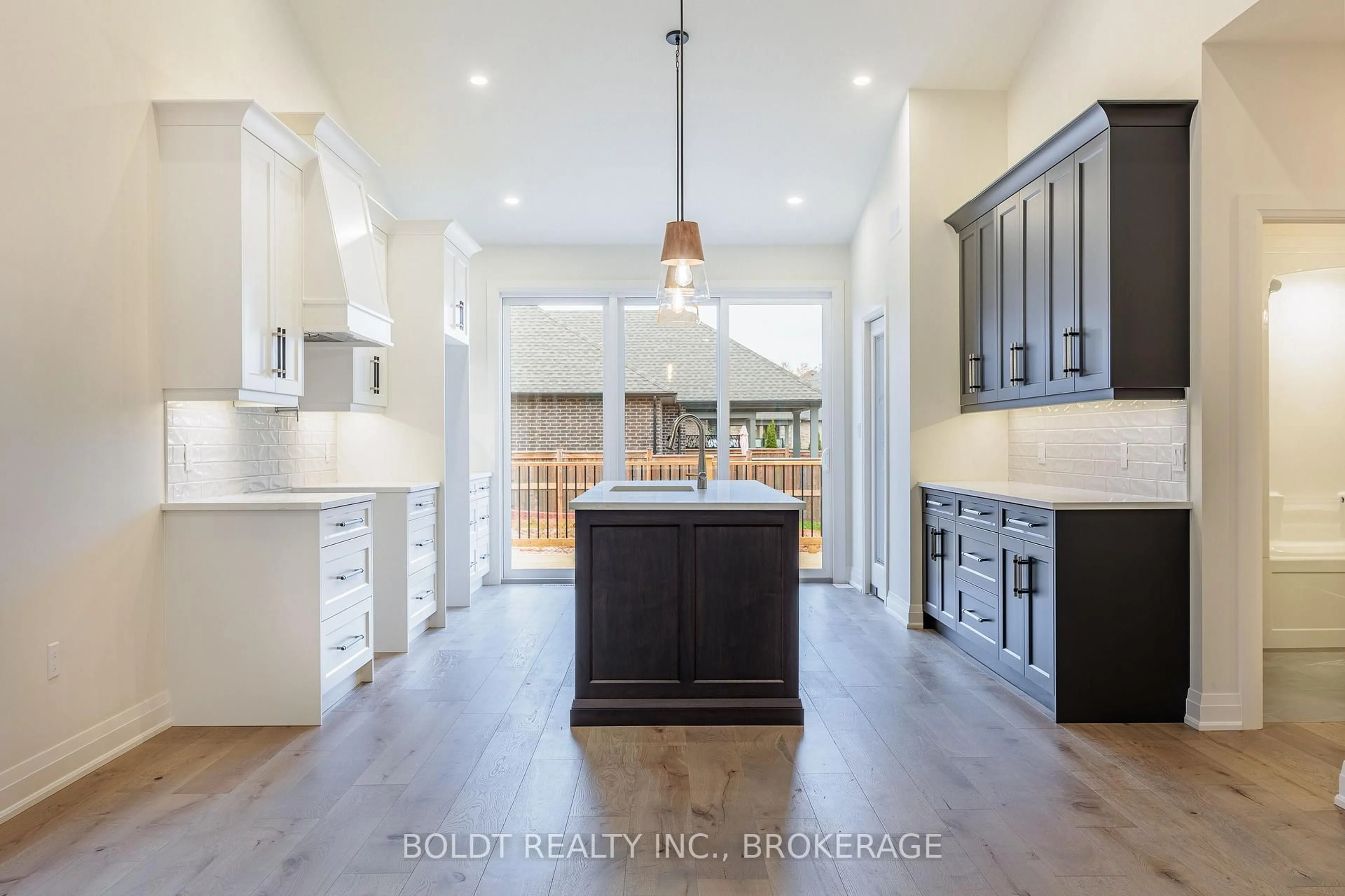 Open concept kitchen, unknown for 1051 PELHAM St, Pelham Ontario L3C 3E4