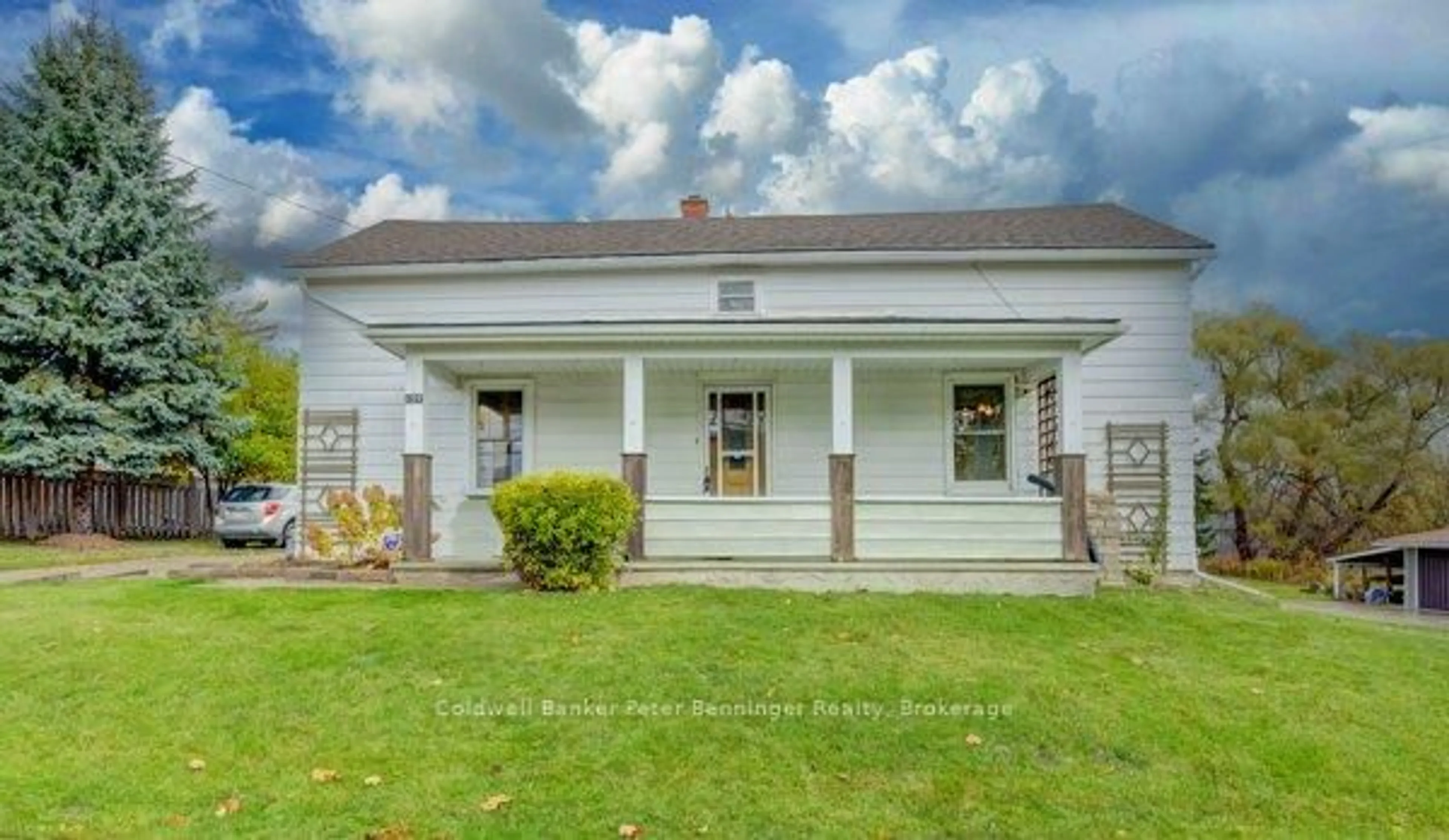 A pic from outside/outdoor area/front of a property/back of a property/a pic from drone, unknown for 135 Brewery St, Wilmot Ontario N3A 2S5