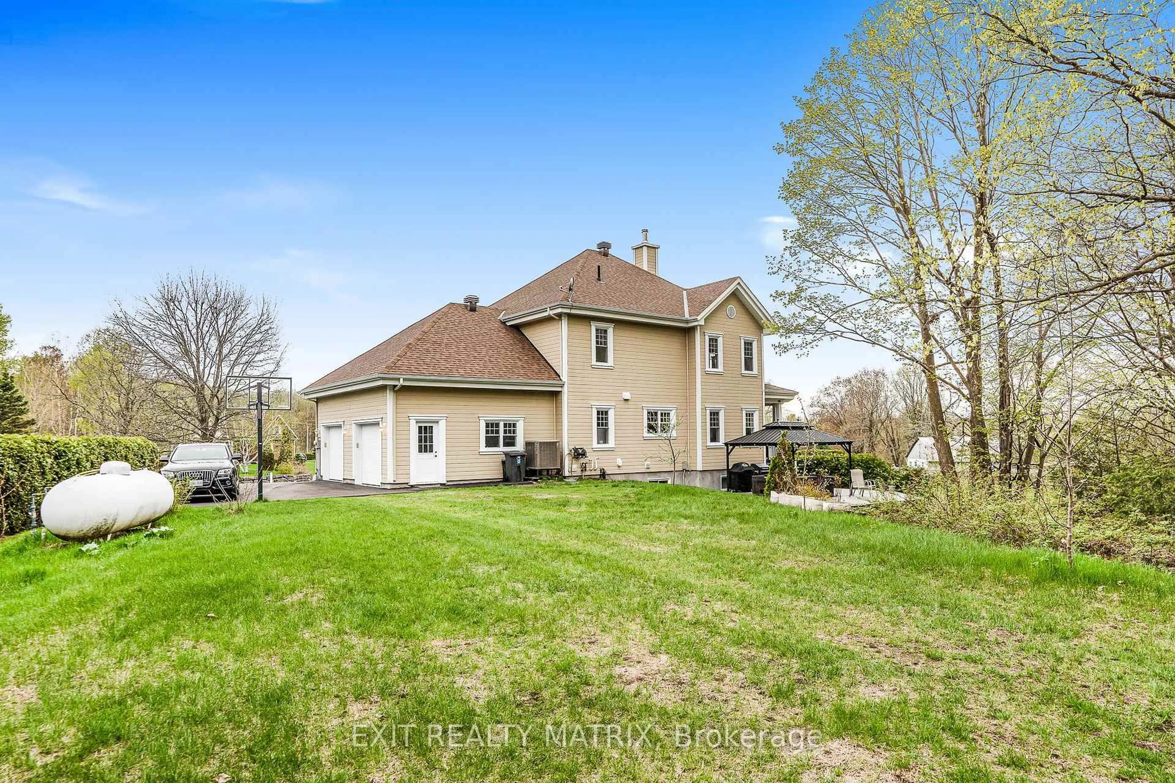 A pic from outside/outdoor area/front of a property/back of a property/a pic from drone, unknown for 64 Radstock Lane #5, Champlain Ontario K6A 2R2