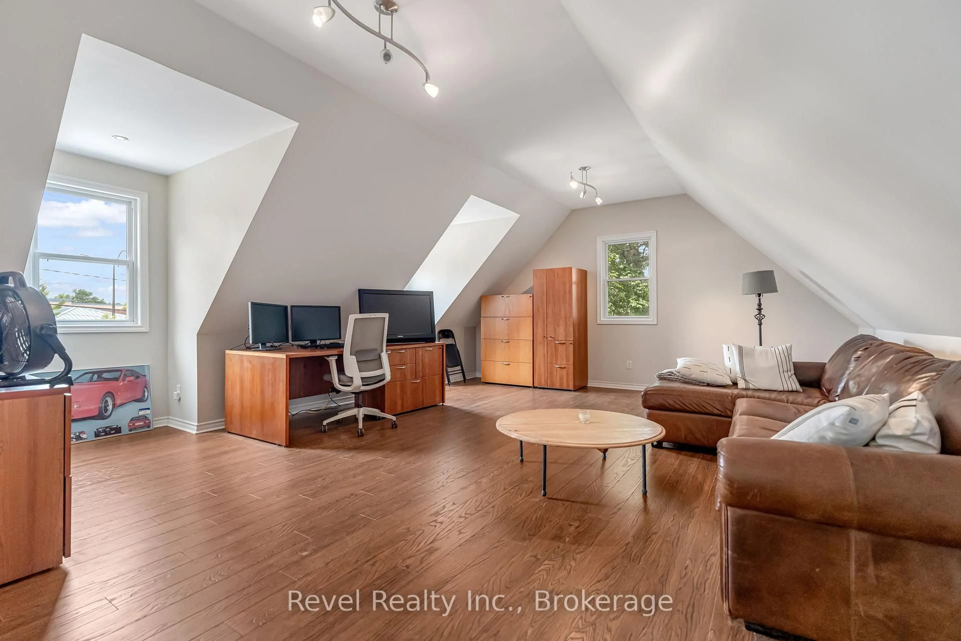 A pic of a room for 303 Canborough St, West Lincoln Ontario L0R 2A0