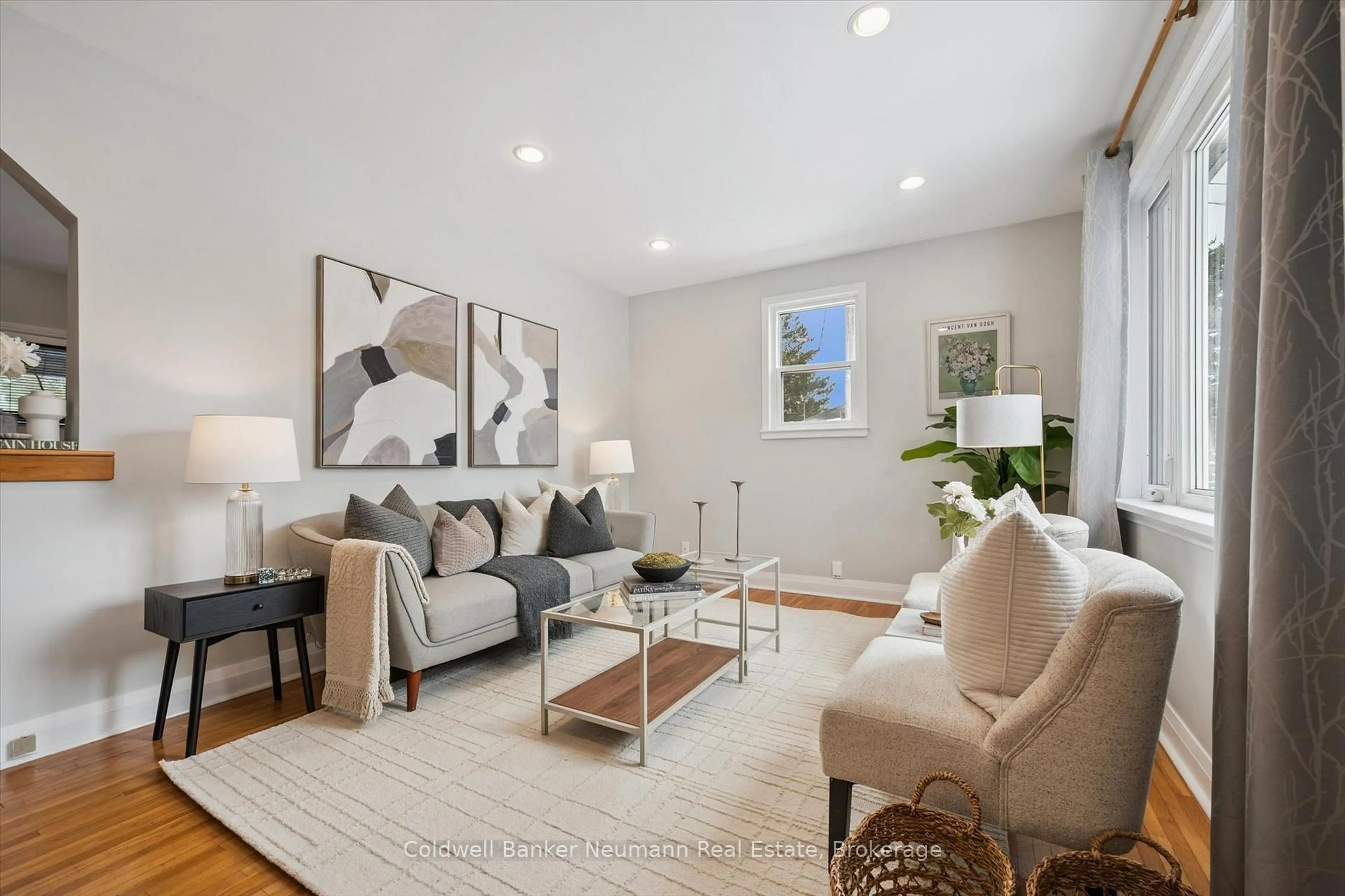 Living room with furniture, unknown for 564 Paisley Rd, Guelph Ontario N1H 2S1