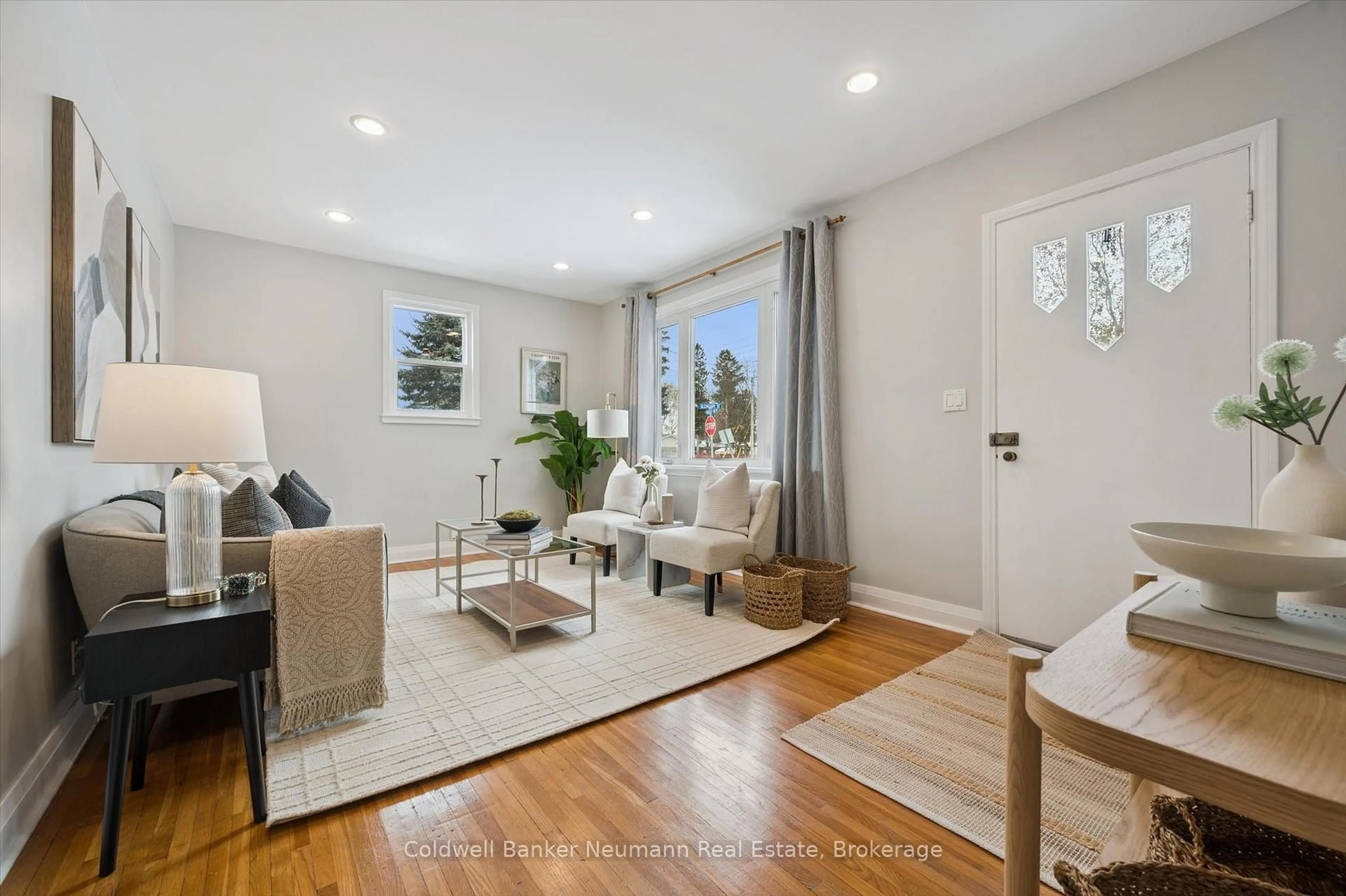 Living room with furniture, unknown for 564 Paisley Rd, Guelph Ontario N1H 2S1