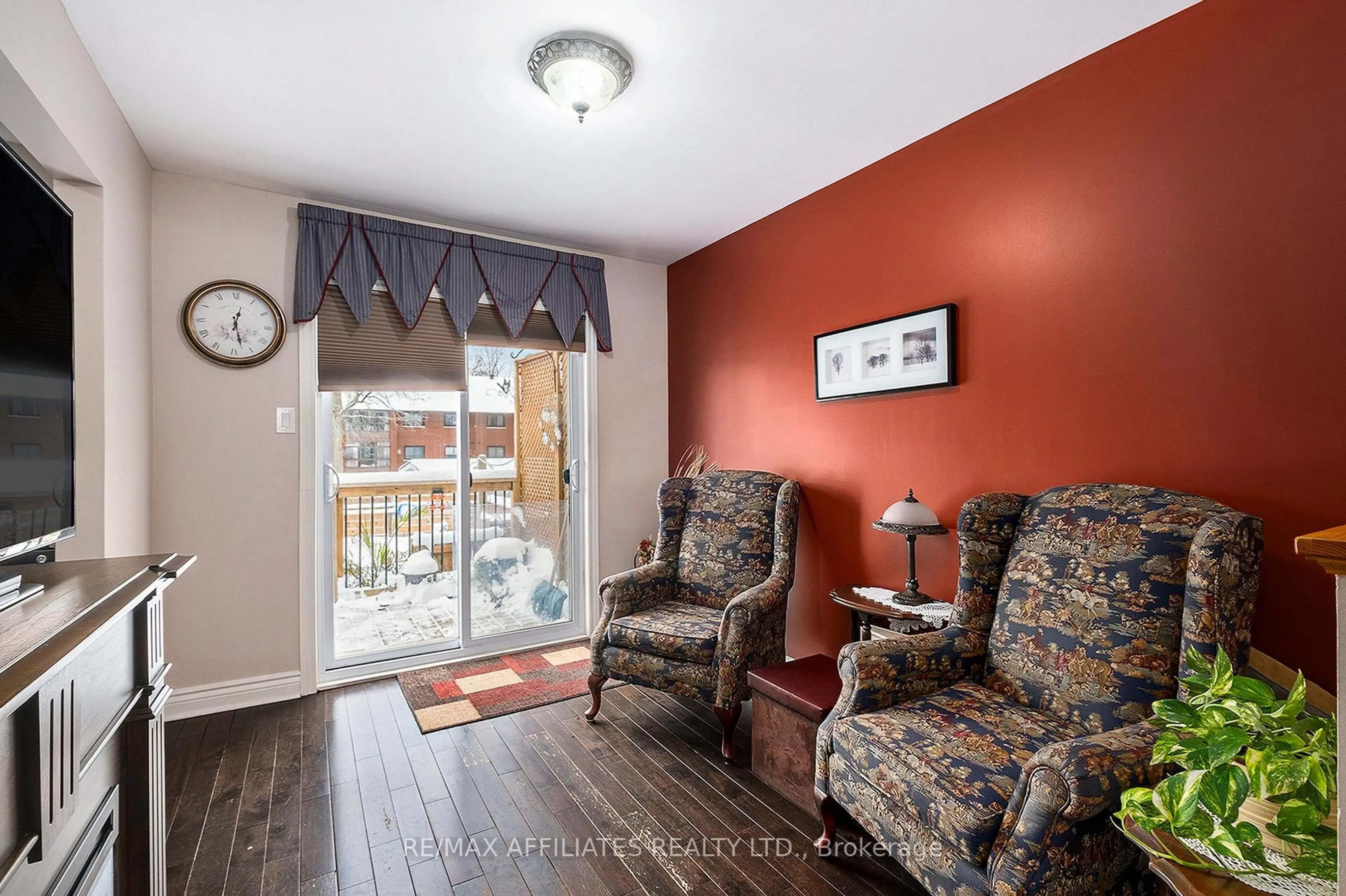 Unknown for 19 Knox St, Carleton Place Ontario K7C 4G9