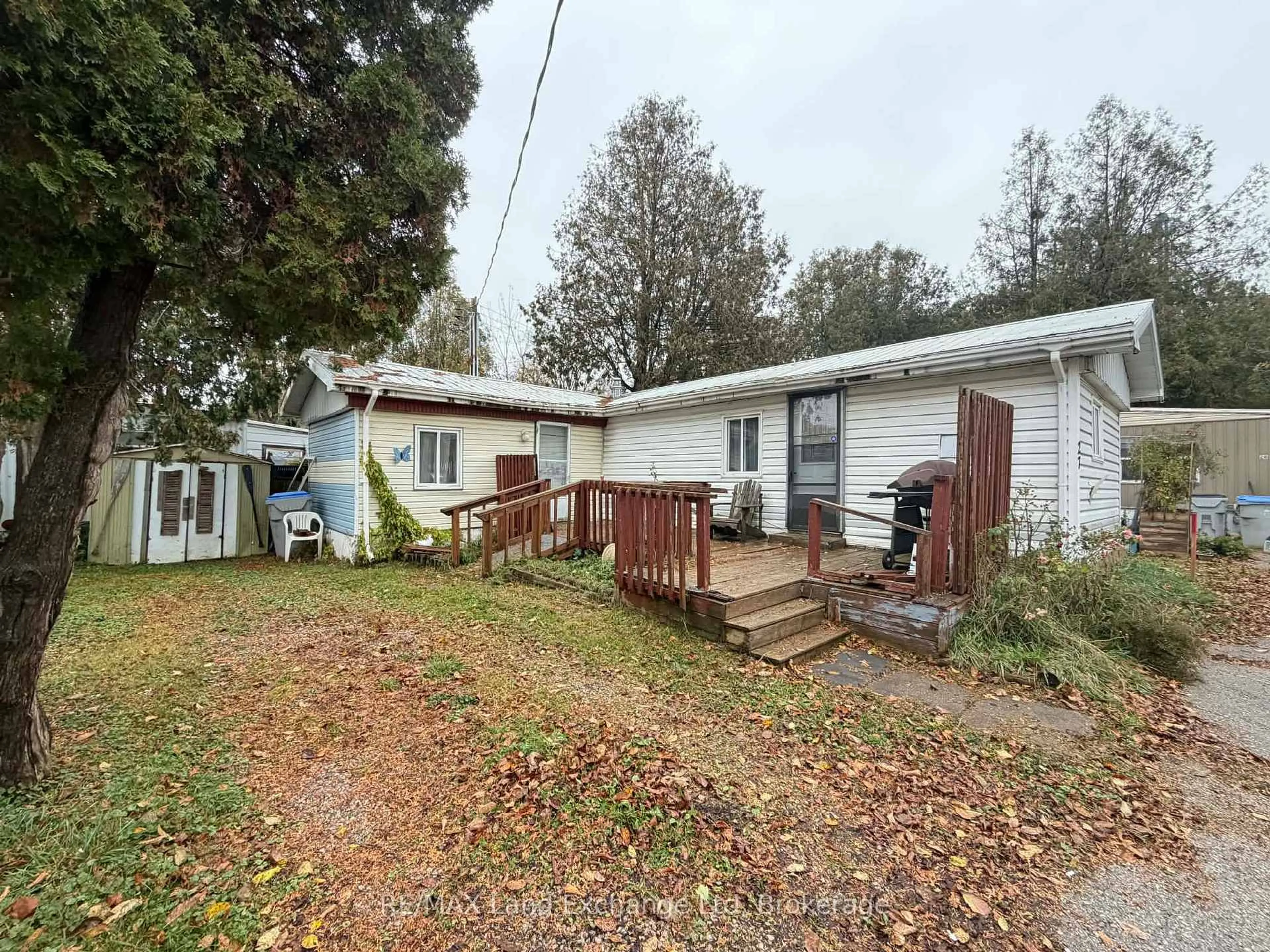 A pic from outside/outdoor area/front of a property/back of a property/a pic from drone, street for 343 Victoria St #27, Central Huron Ontario N0M 1L0