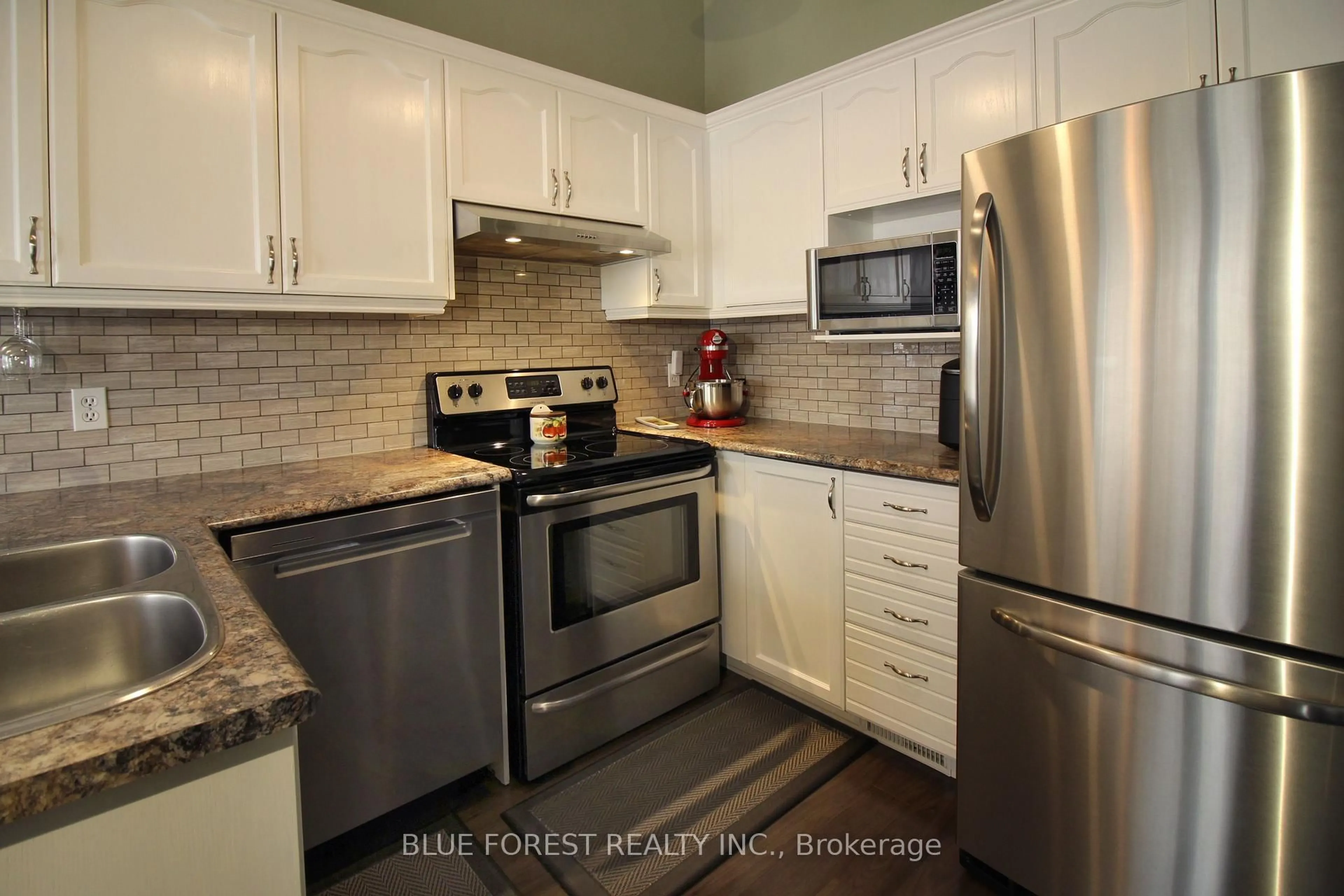 Standard kitchen, unknown for 78 Tanner Dr, London East Ontario N5W 6B6