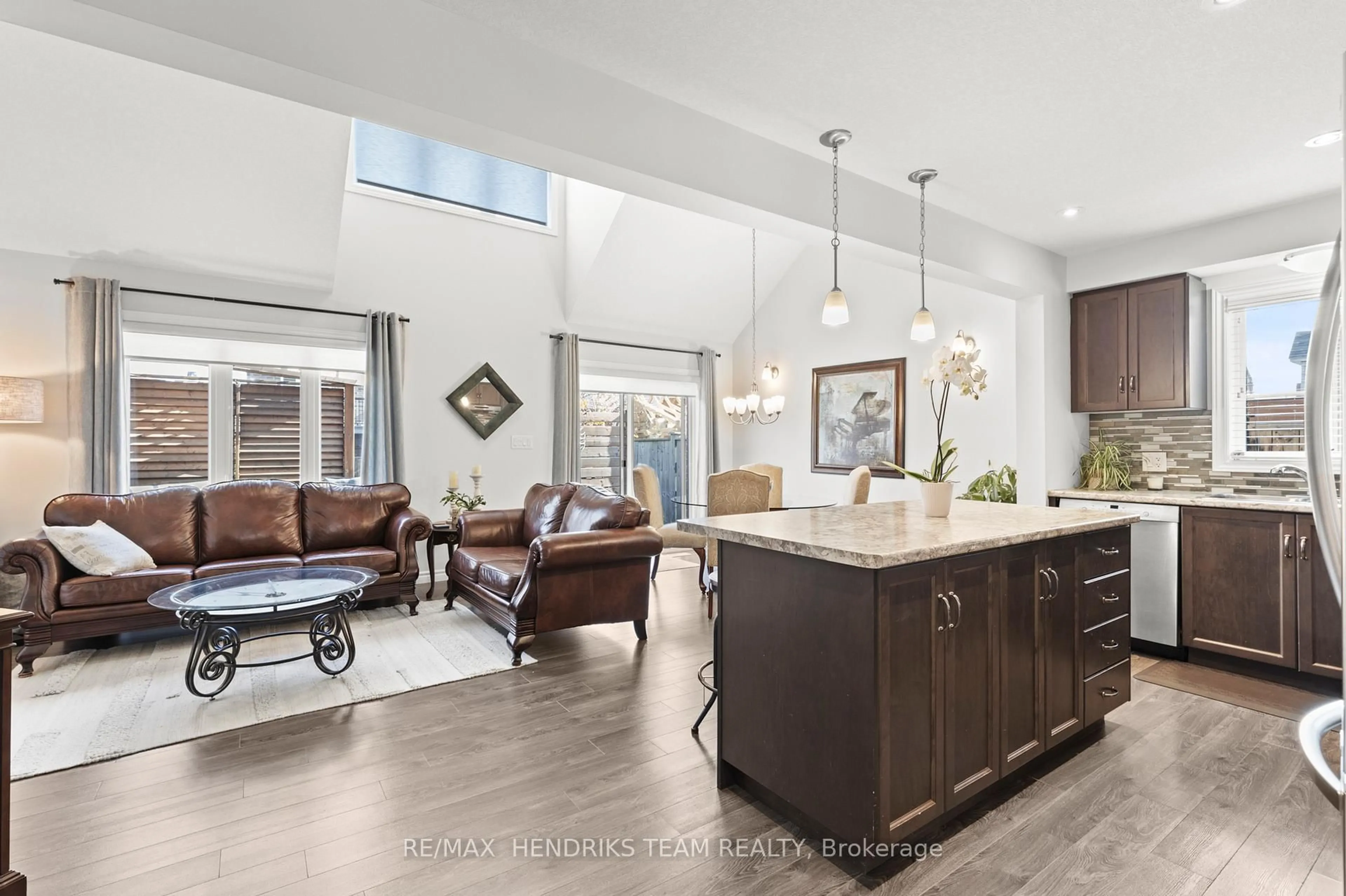 Open concept kitchen, ceramic/tile floor for 64 ABBOTT Pl, Pelham Ontario L0S 1E0