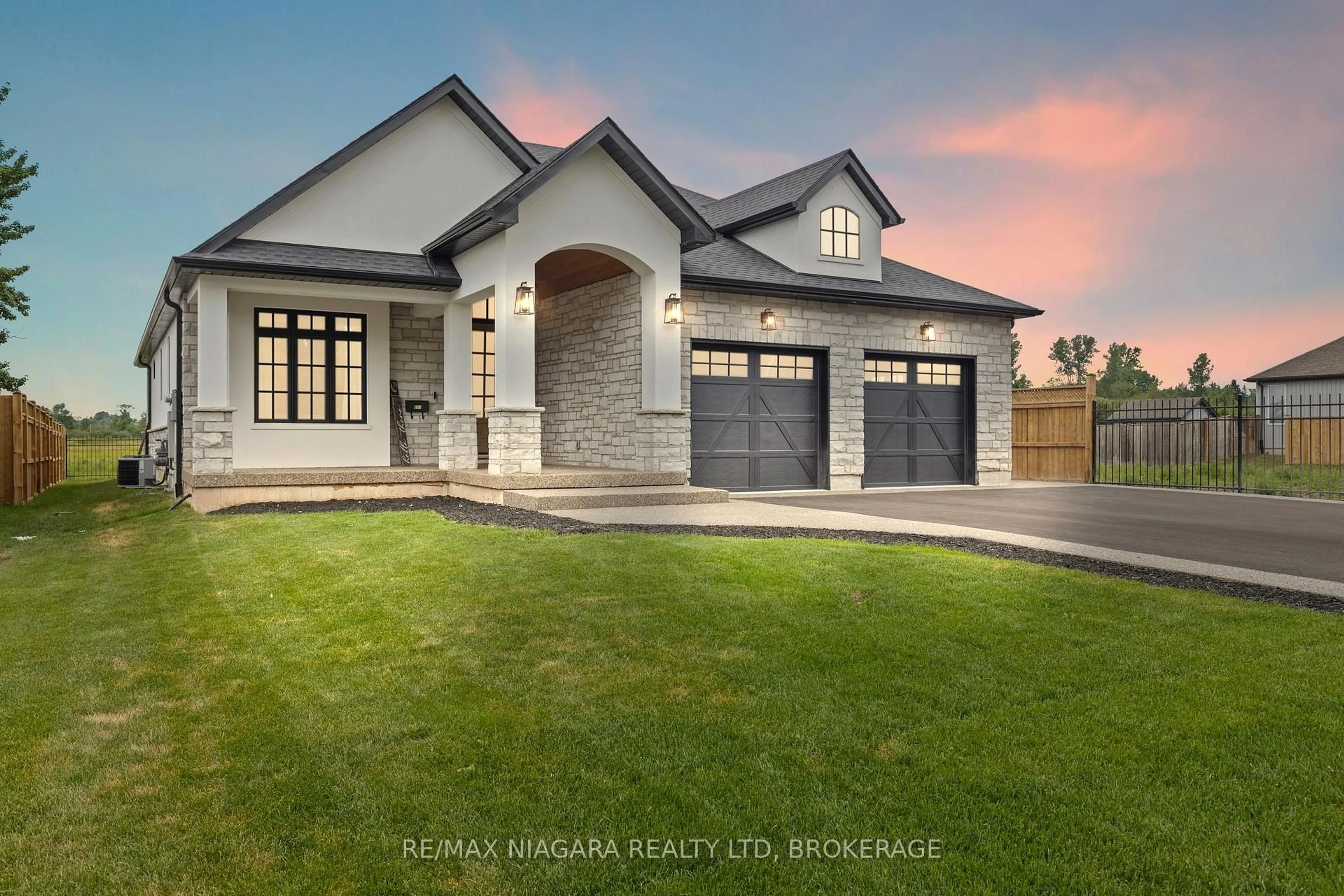 Home with brick exterior material, unknown for 637 Buffalo Rd, Fort Erie Ontario L2A 5G7