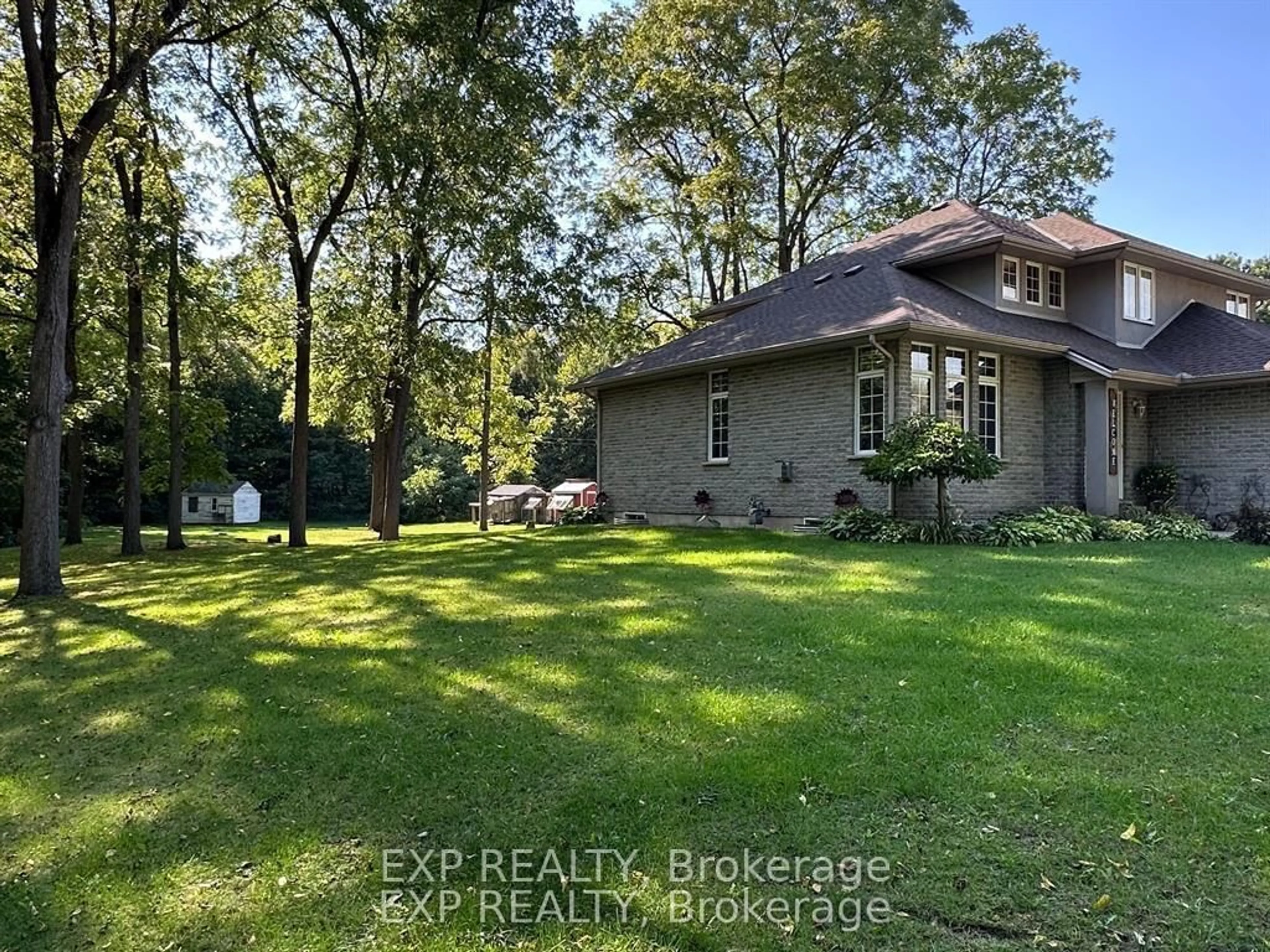 A pic from outside/outdoor area/front of a property/back of a property/a pic from drone, water/lake/river/ocean view for 2011 Main St, Norfolk Ontario N0E 1X0