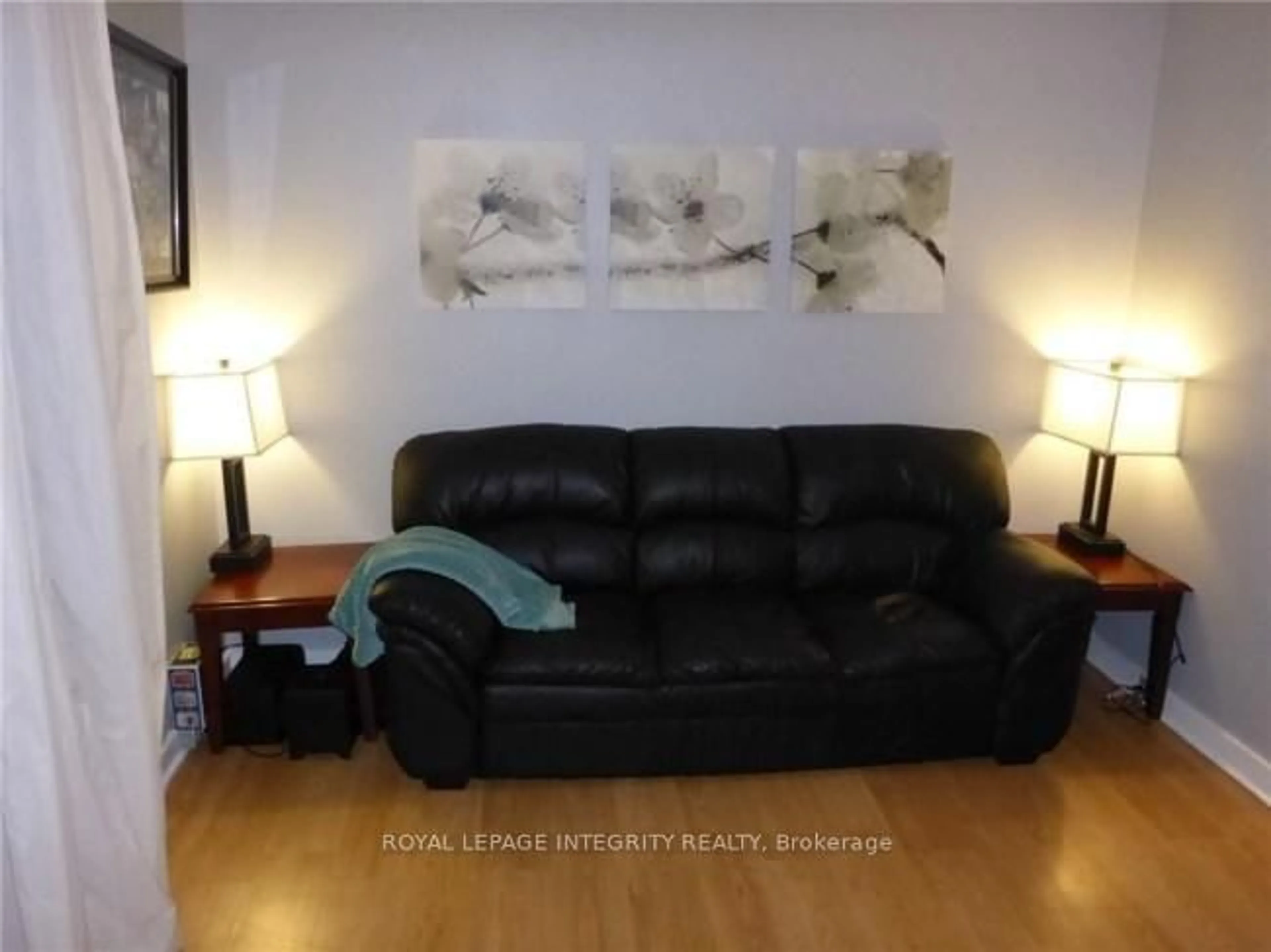 Living room with furniture, wood/laminate floor for 29 ROBINSON Ave, Smiths Falls Ontario K7A 1K3