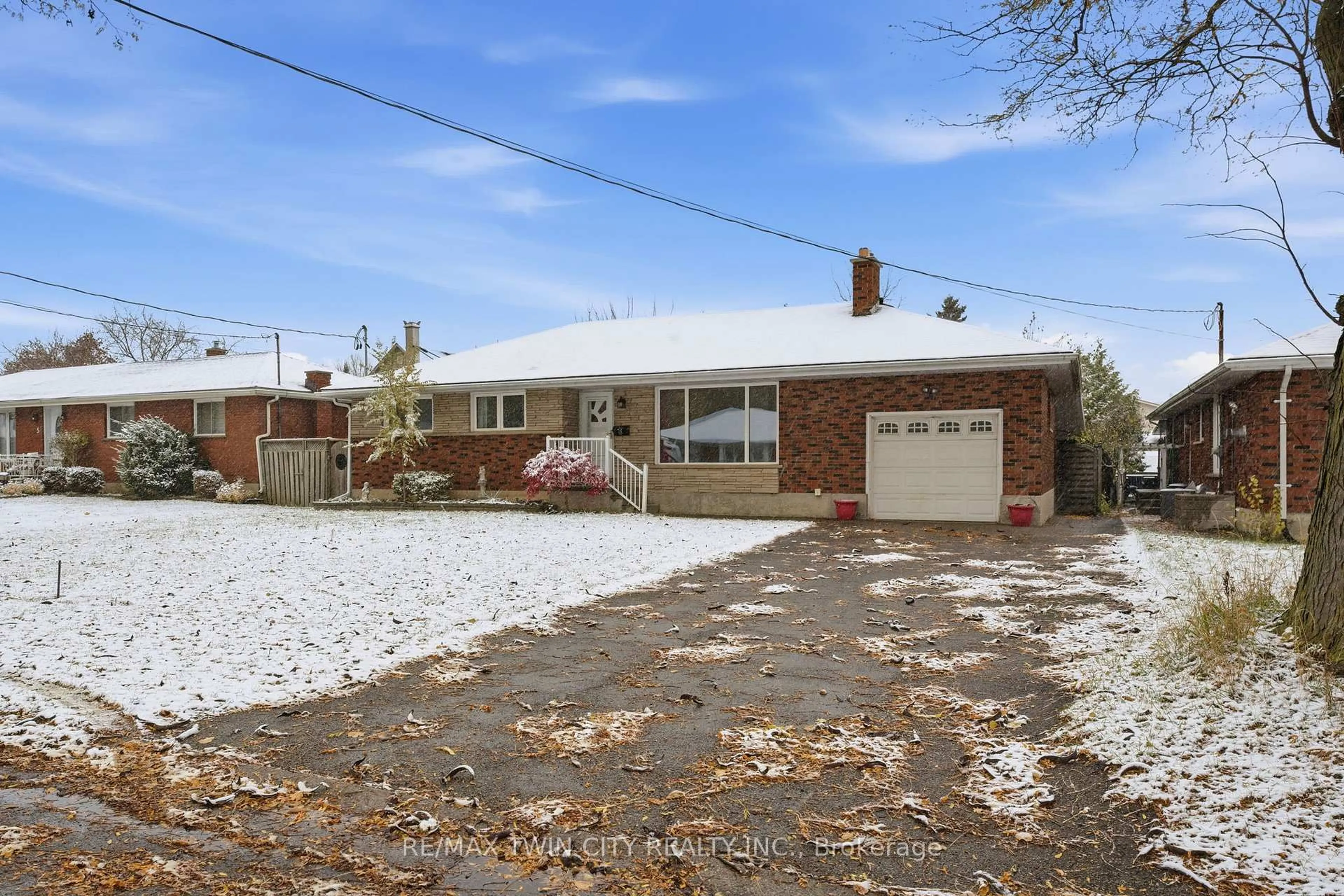 Unknown for 9 Waddington St, Brantford Ontario N3R 2R2