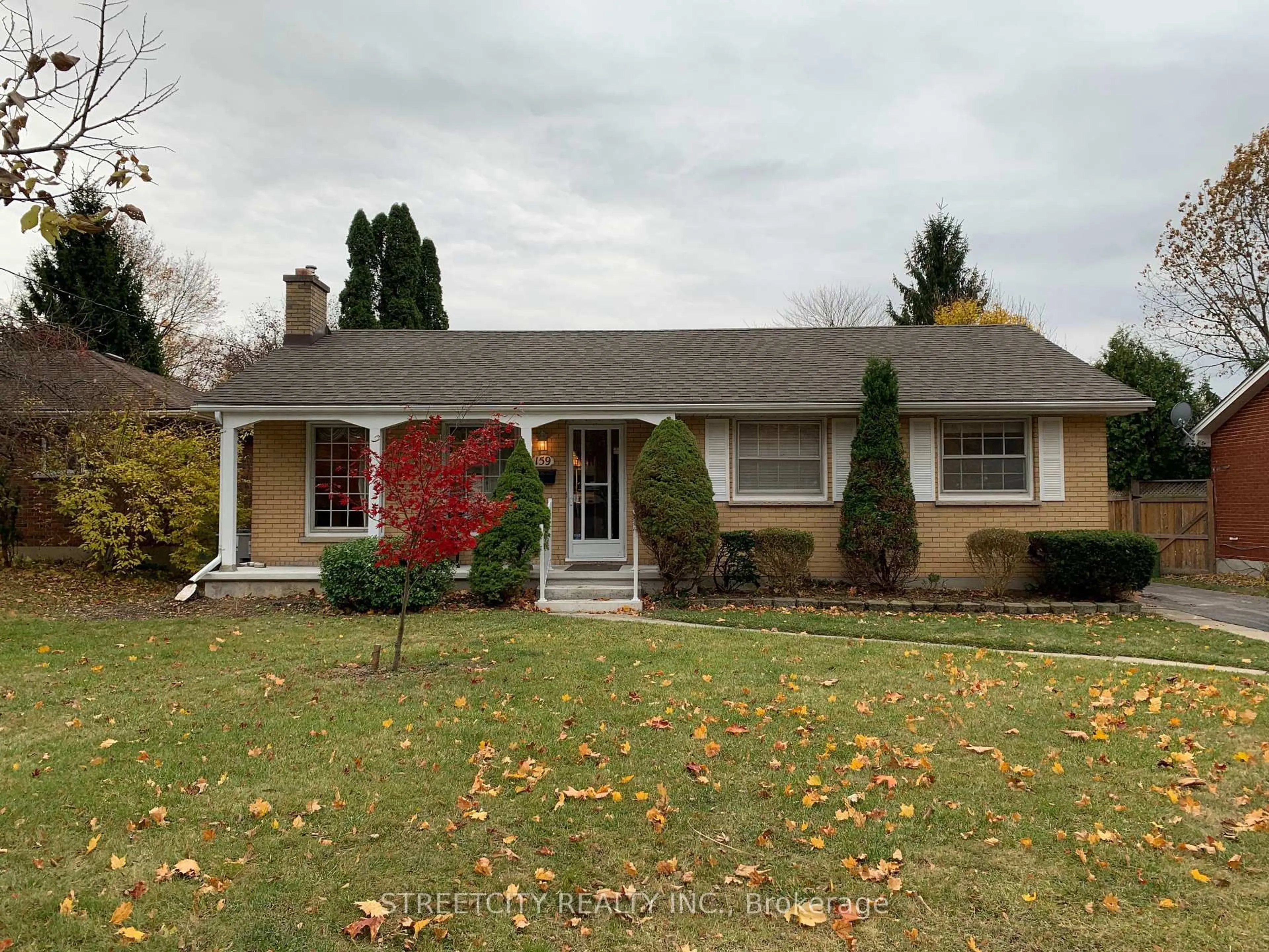 Home with vinyl exterior material, street for 159 Centre St, London South Ontario N6J 1T7