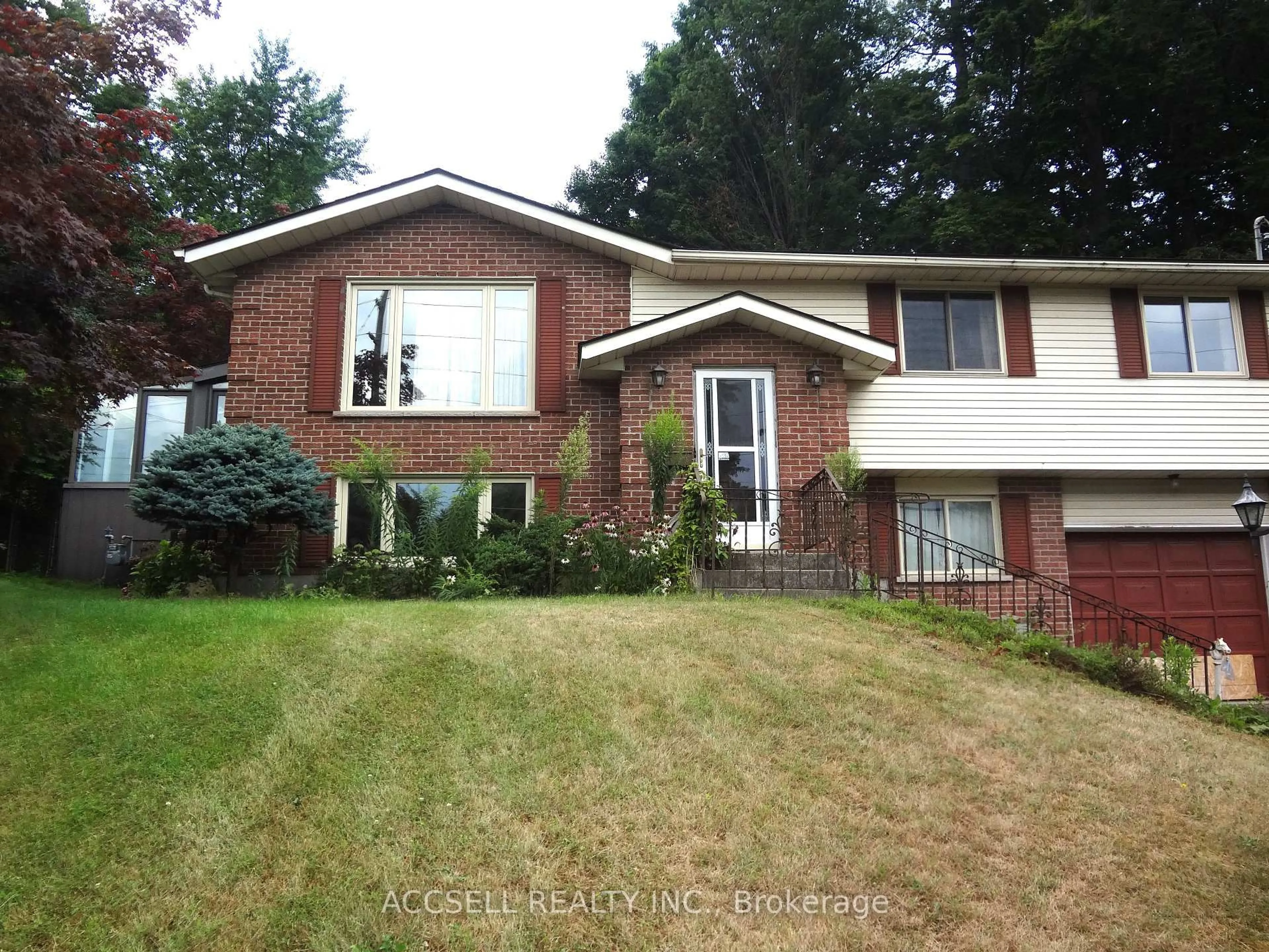 Home with brick exterior material, street for 554 Fountain St, Cambridge Ontario N3H 1J3