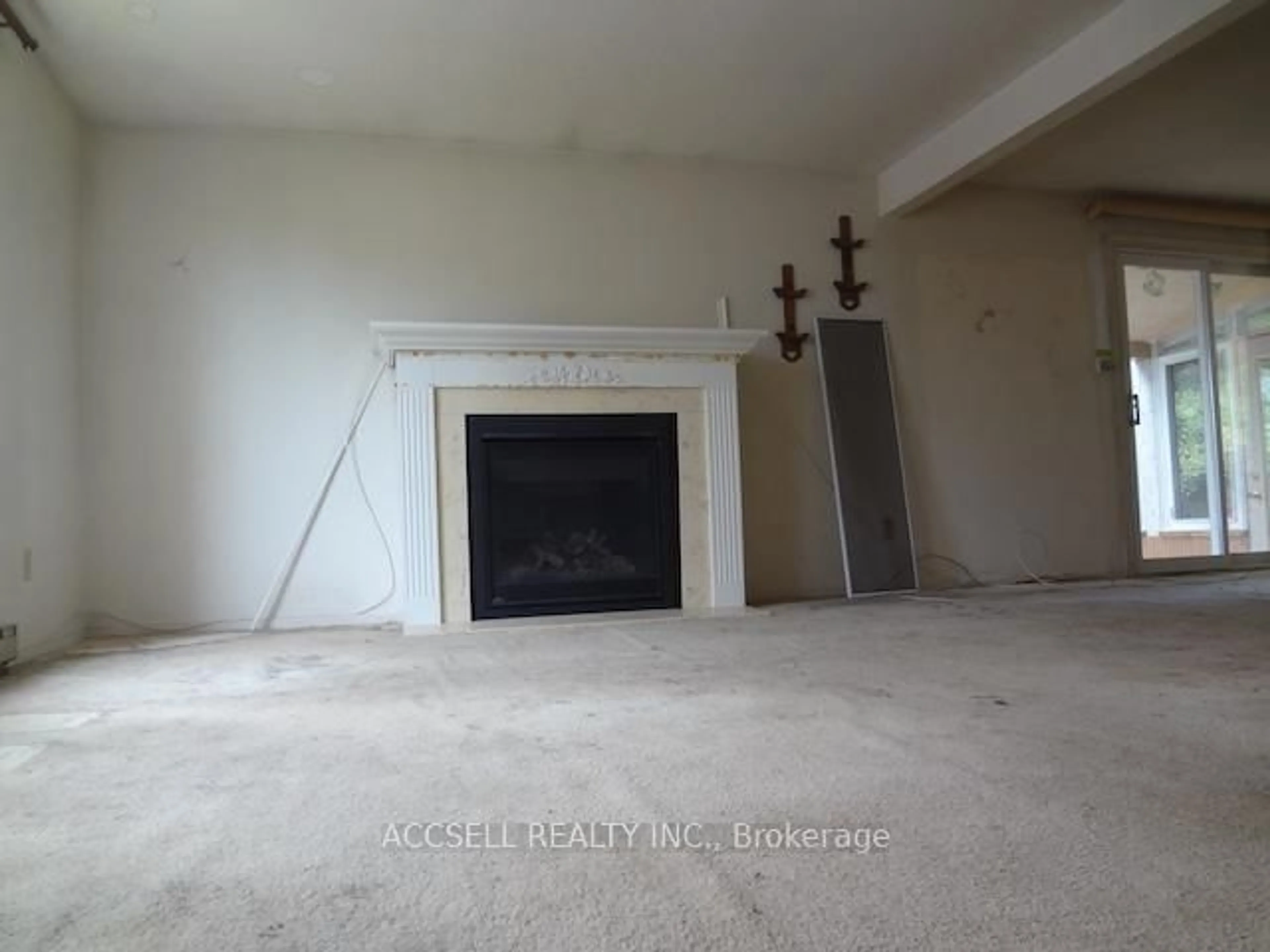 A pic of a room for 554 Fountain St, Cambridge Ontario N3H 1J3