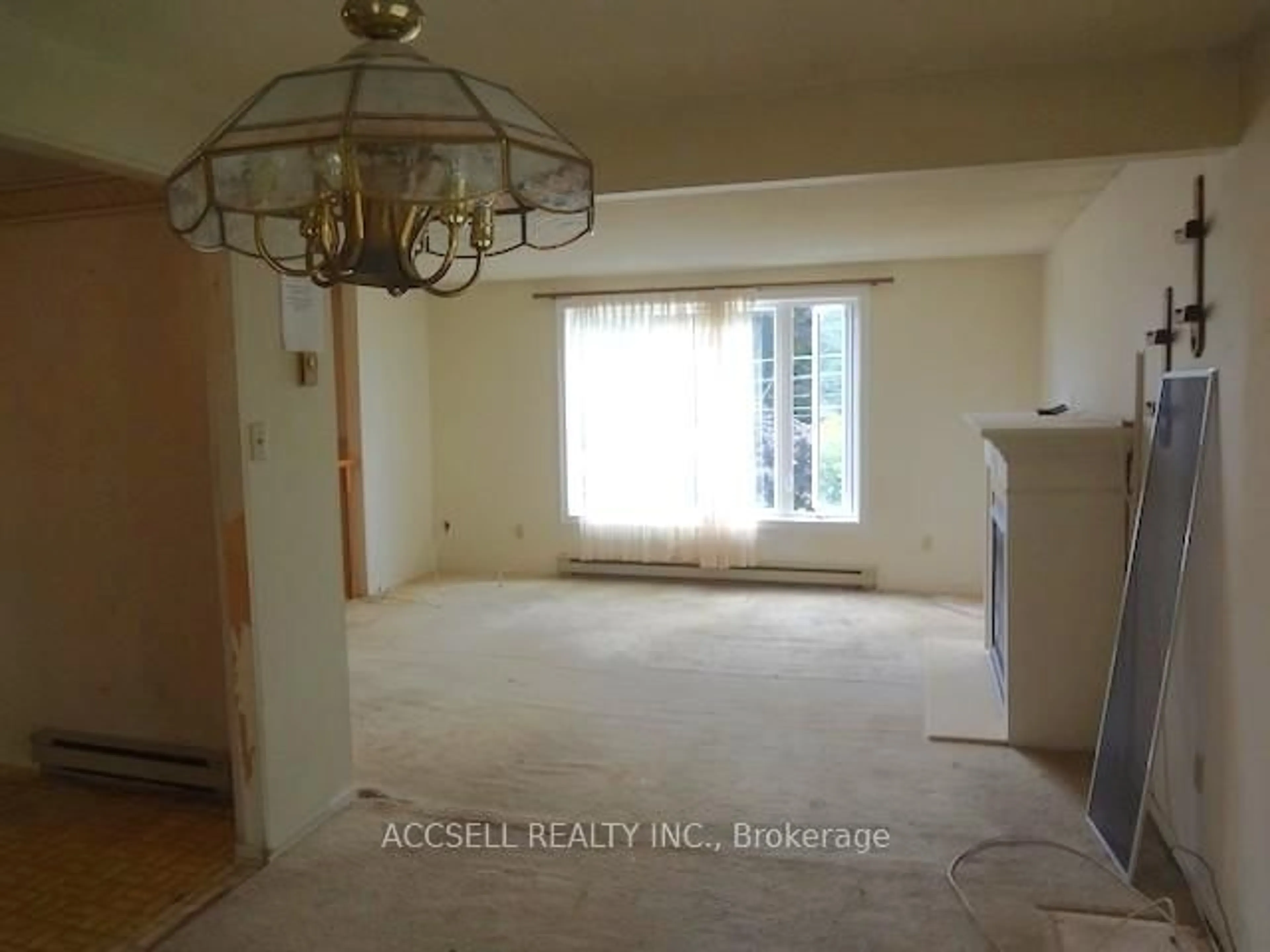 A pic of a room for 554 Fountain St, Cambridge Ontario N3H 1J3
