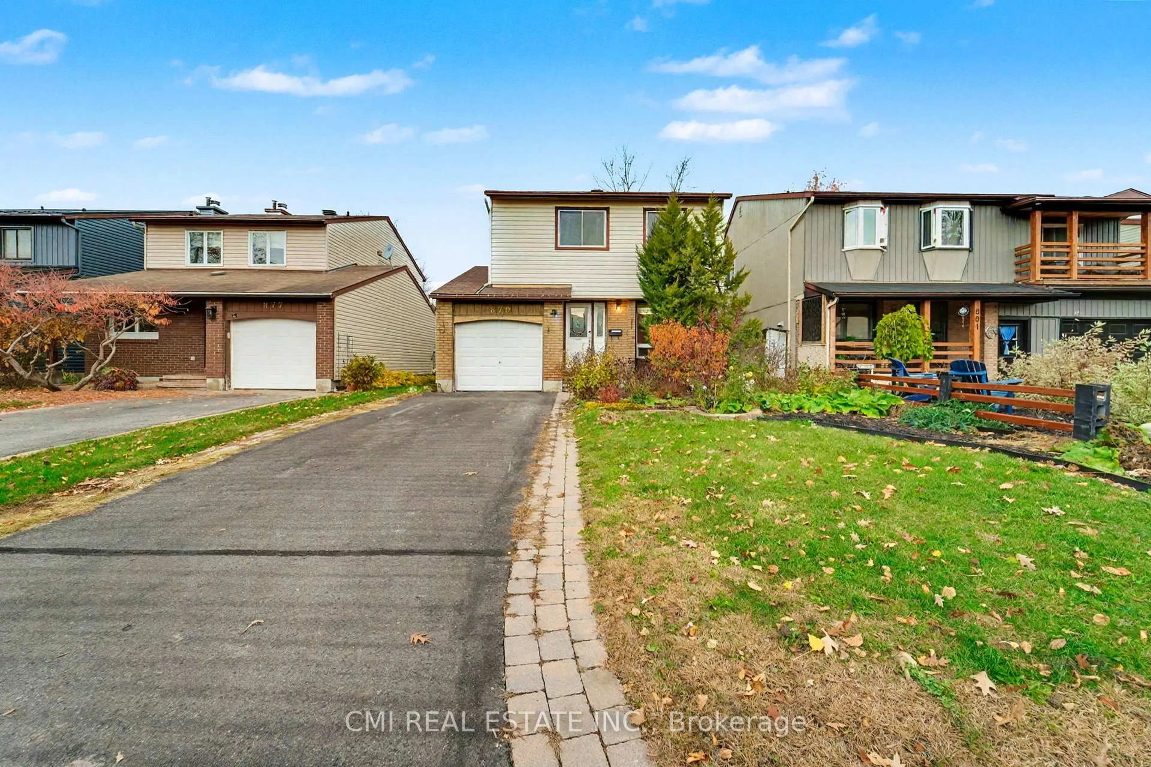 A pic from outside/outdoor area/front of a property/back of a property/a pic from drone, street for 879 Beauclaire Dr, Orleans Ontario K1C 2J5