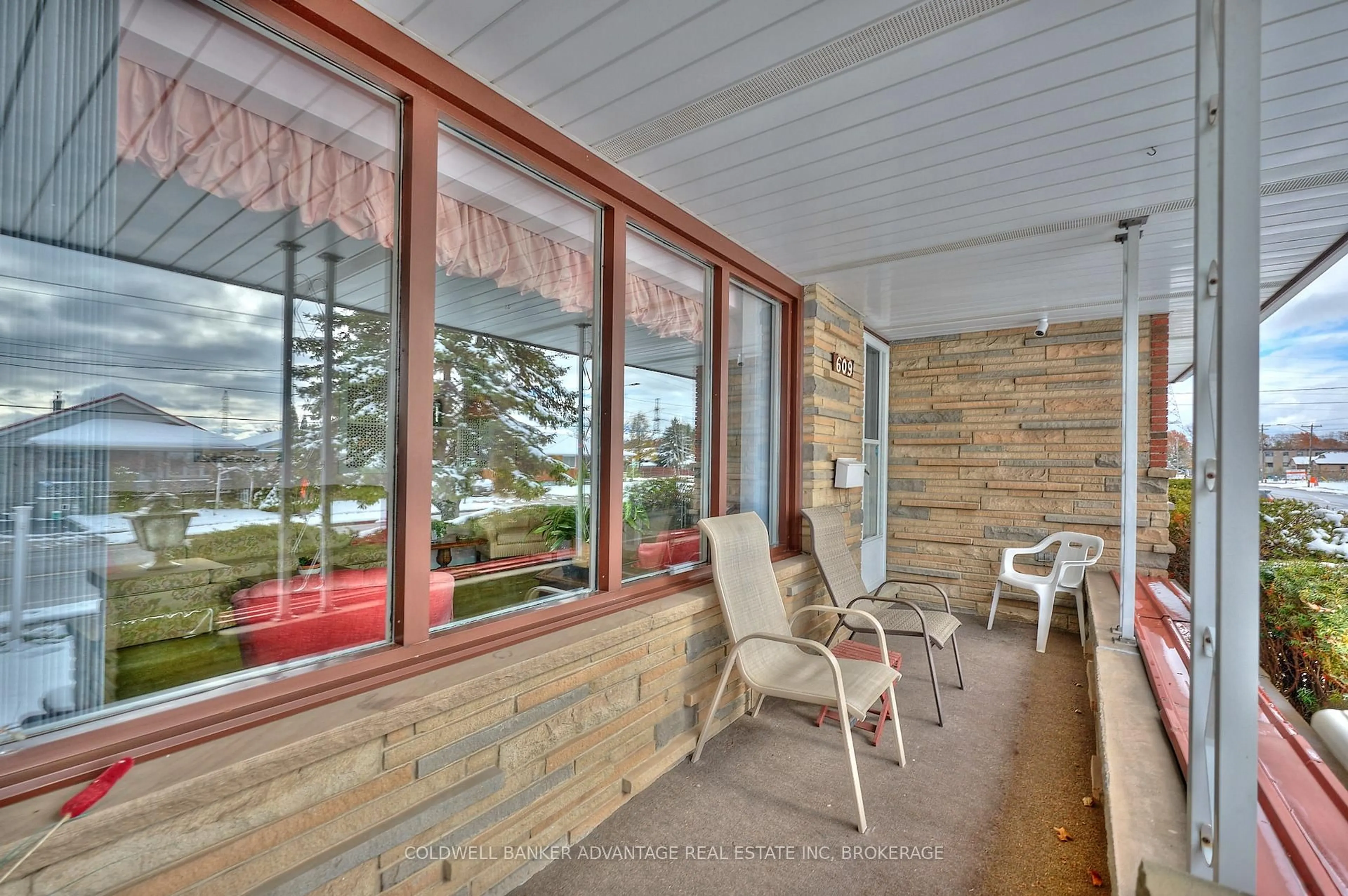Patio, water/lake/river/ocean view for 609 Lincoln St, Welland Ontario L3B 4R2