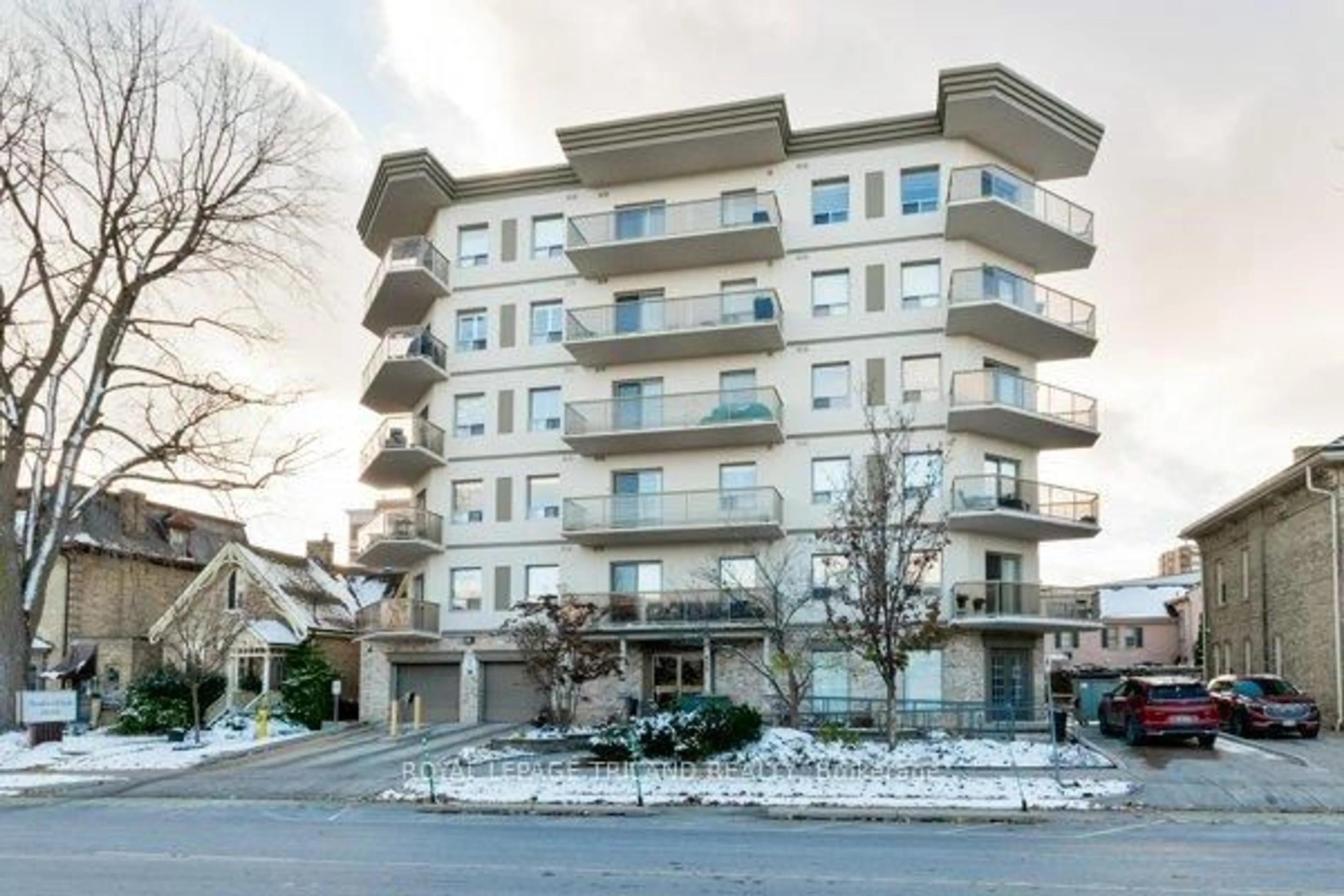 Unknown for 435 Colborne St #407, London East Ontario N6B 2T2