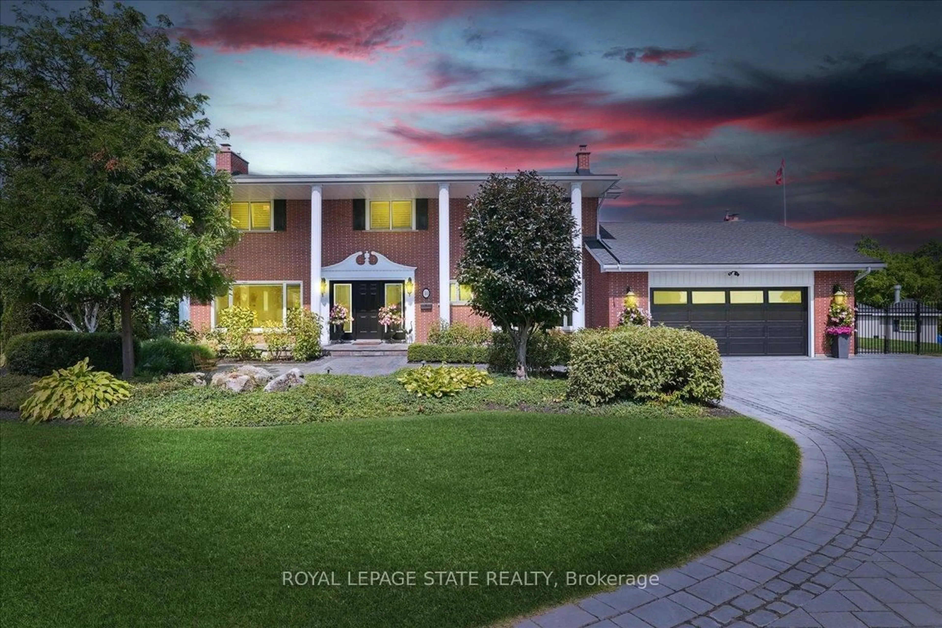 A pic from outside/outdoor area/front of a property/back of a property/a pic from drone, street for 10 Azalea Crt, Hamilton Ontario L8J 1K4