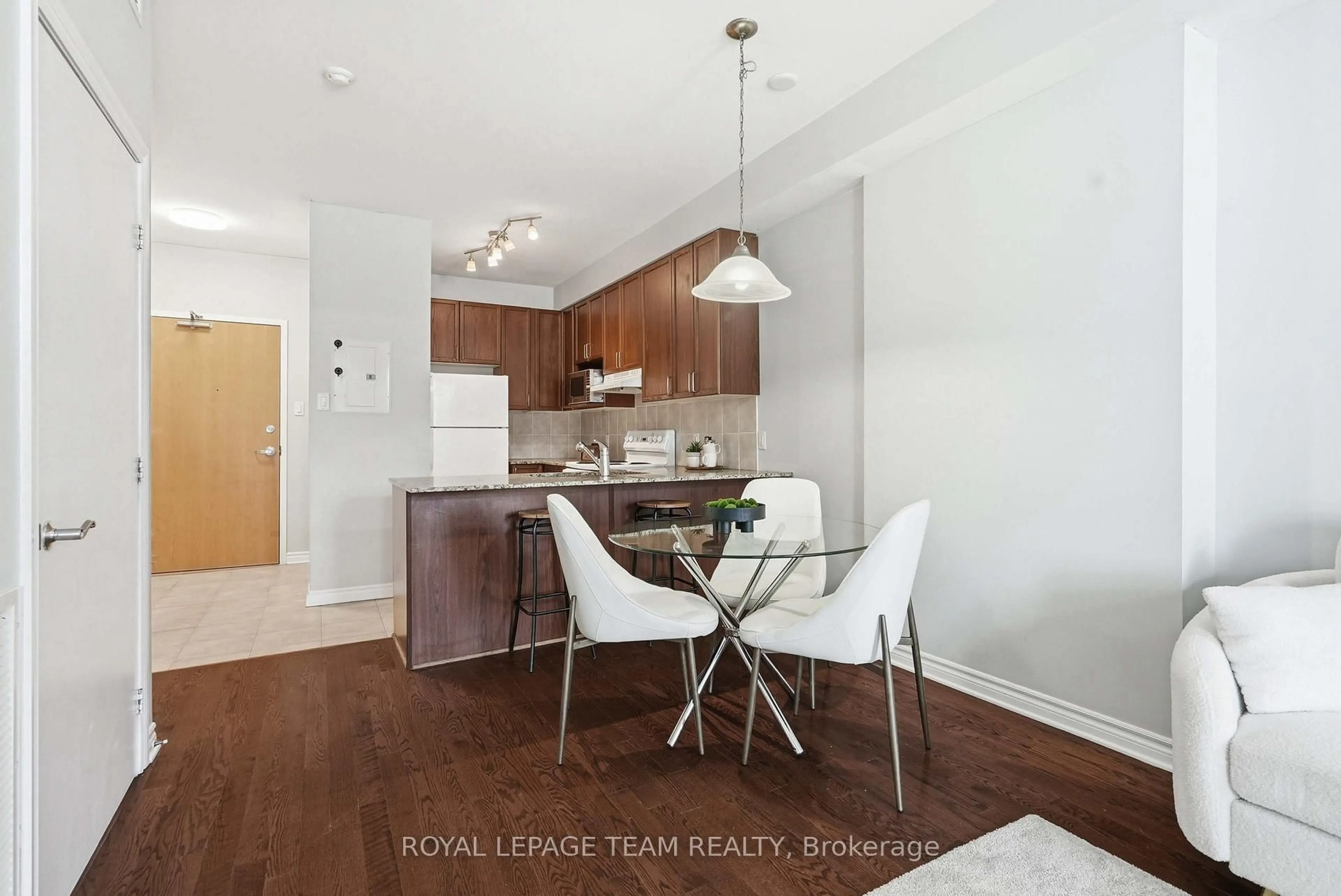 Unknown for 205 Bolton St #217, Ottawa Ontario K1N 1K7