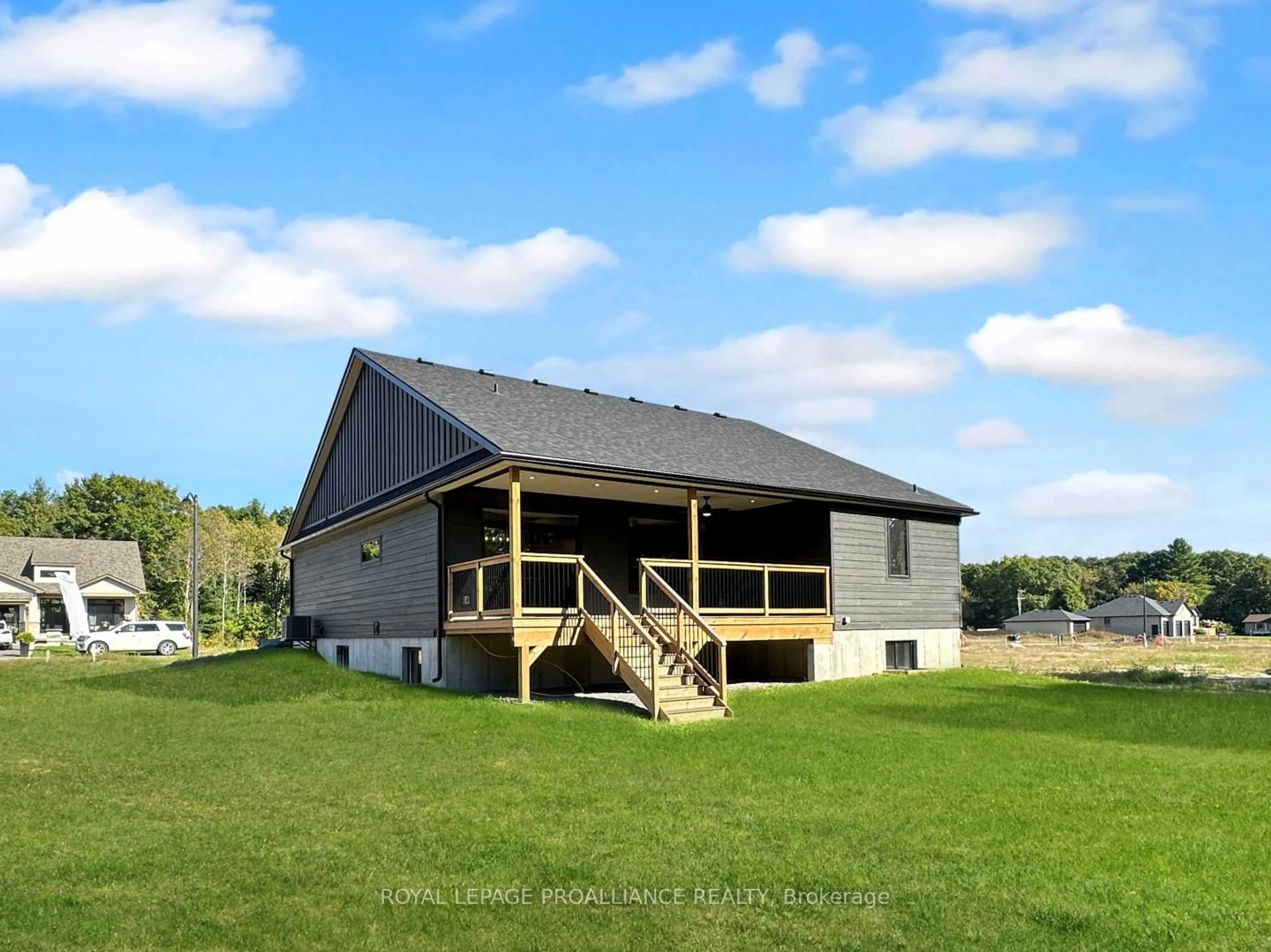 Unknown for 37 Deerview Dr, Ingleside Ontario K8V 5P4