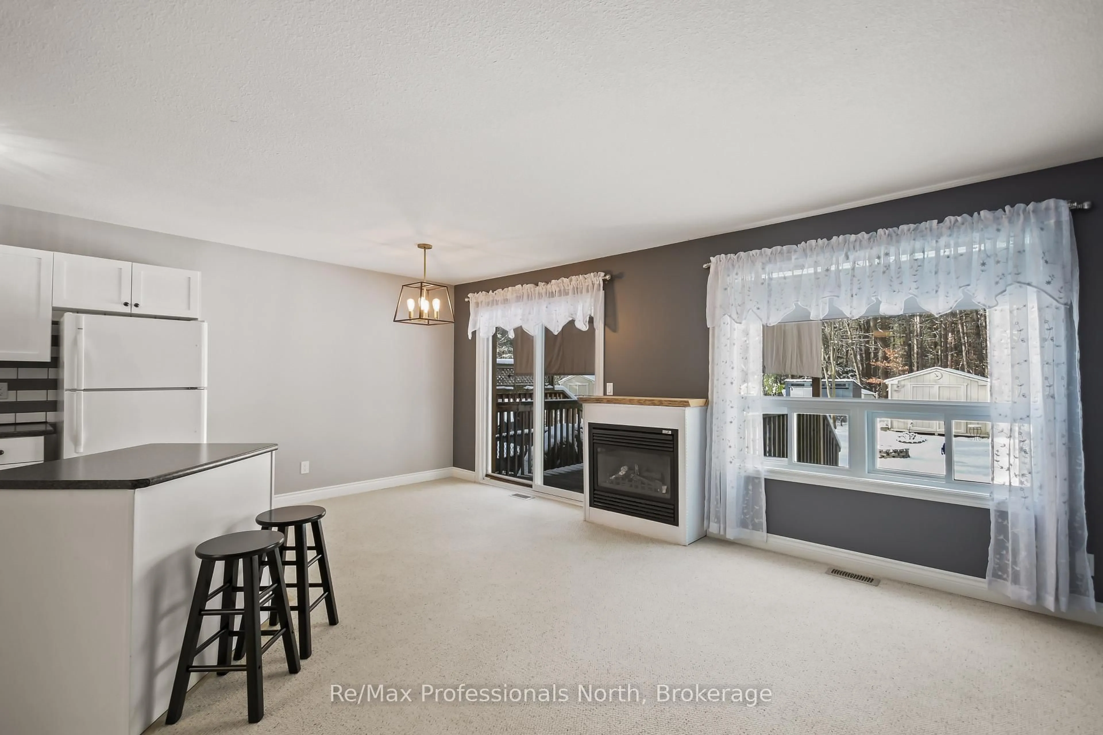 Open concept kitchen, unknown for 151 Pine St, Bracebridge Ontario P1L 2H8