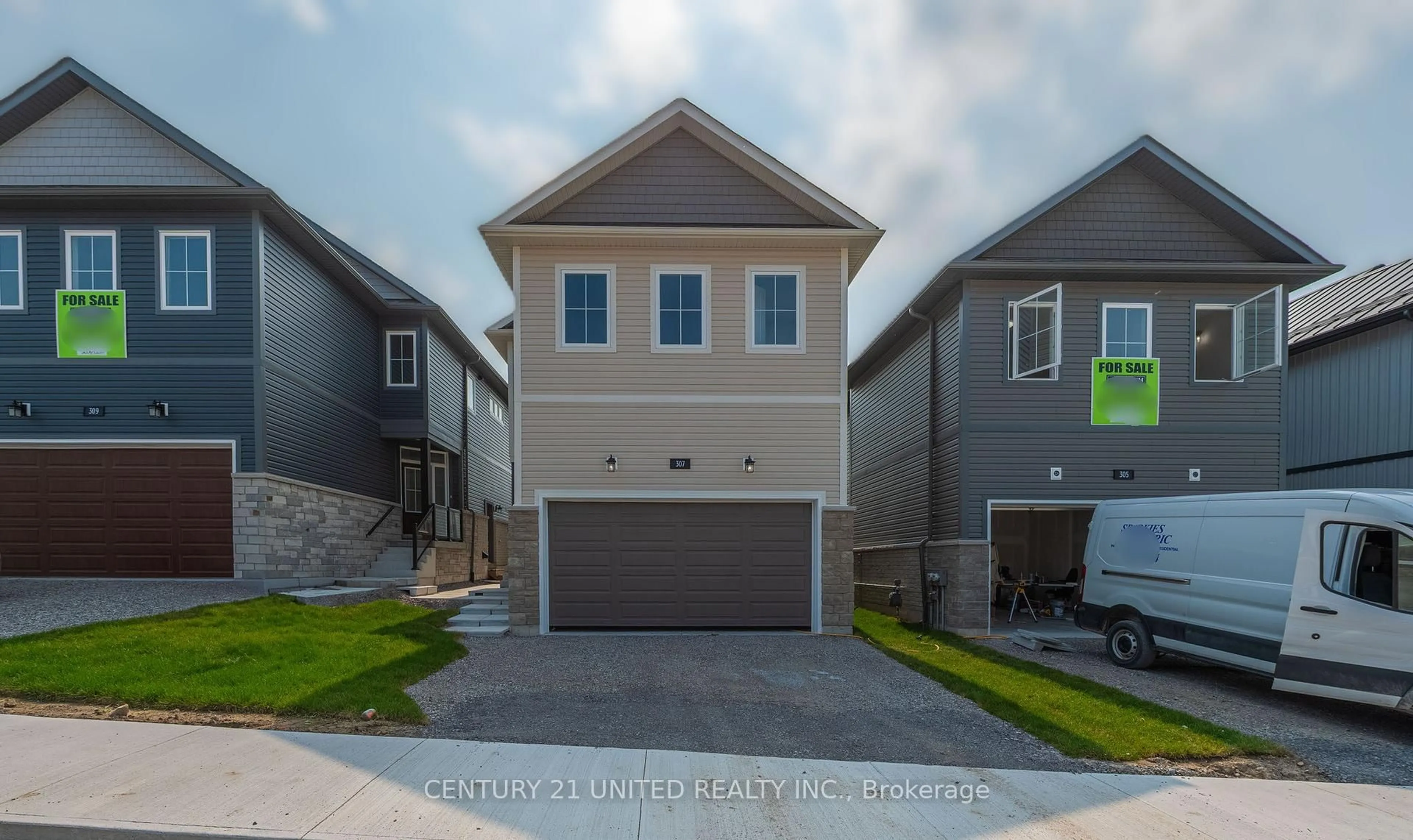 Home with vinyl exterior material, street for 307 Mullighan Gdns, Peterborough Ontario K9K 0H2