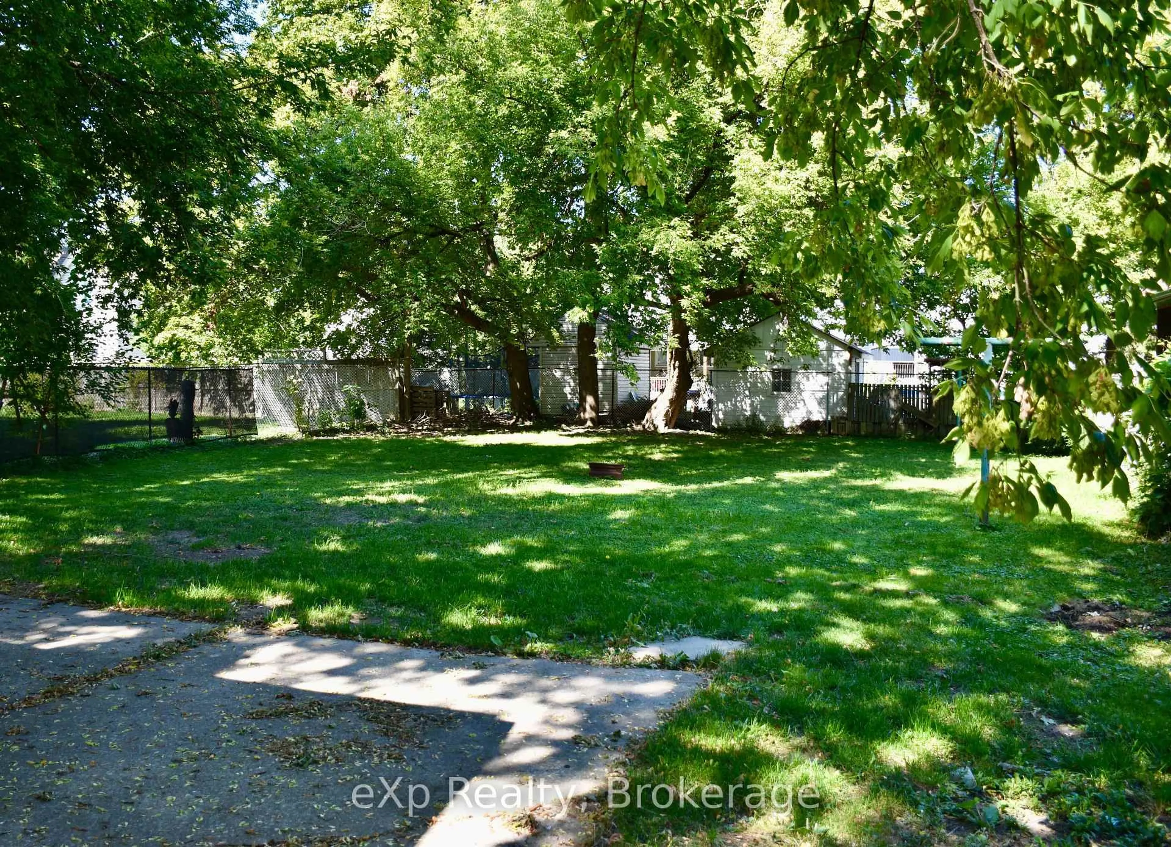 Unknown for 114 Alfred St, Sarnia Ontario N7T 2G2