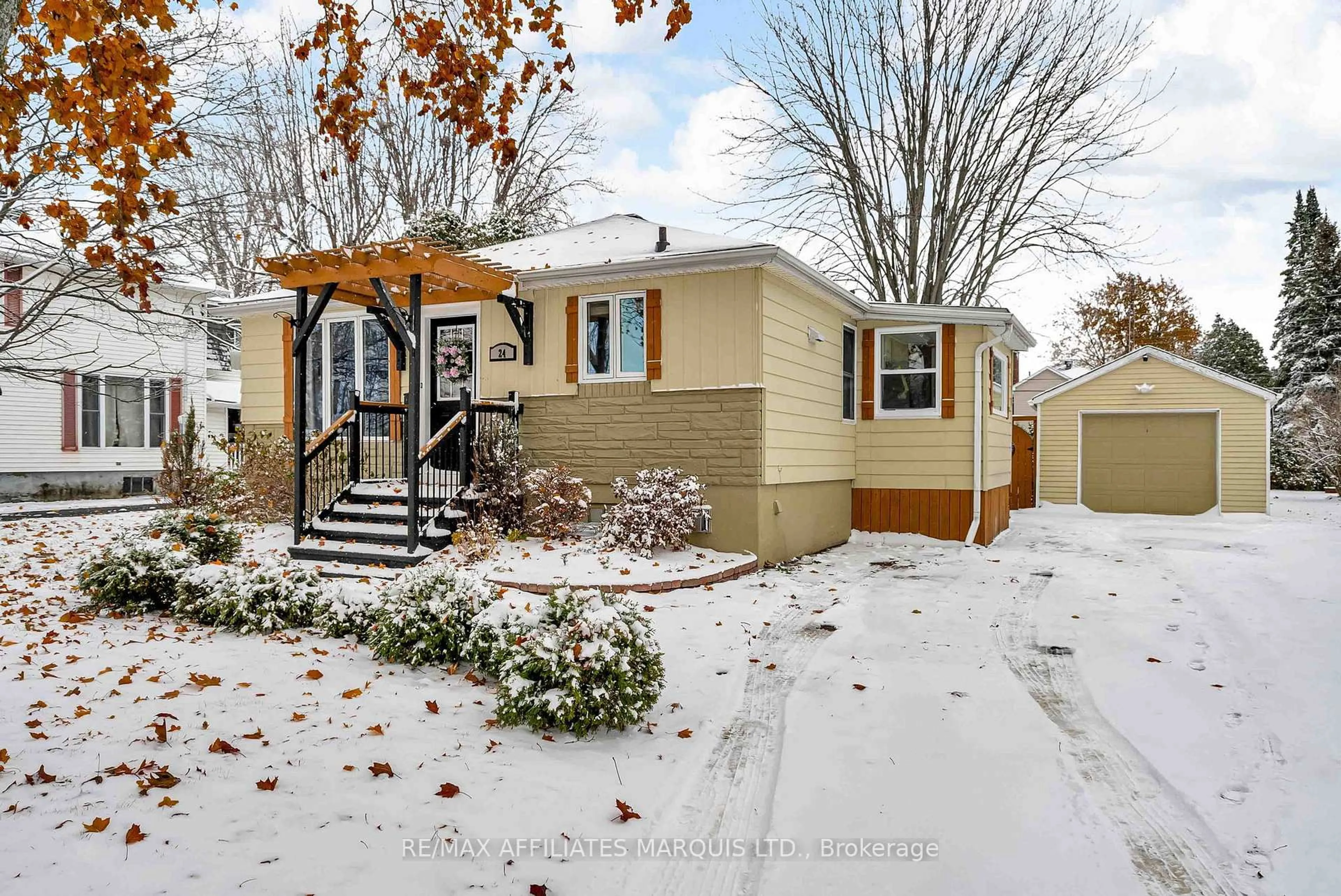 Home with vinyl exterior material, street for 24 Bethune Ave, South Stormont Ontario K0C 1P0