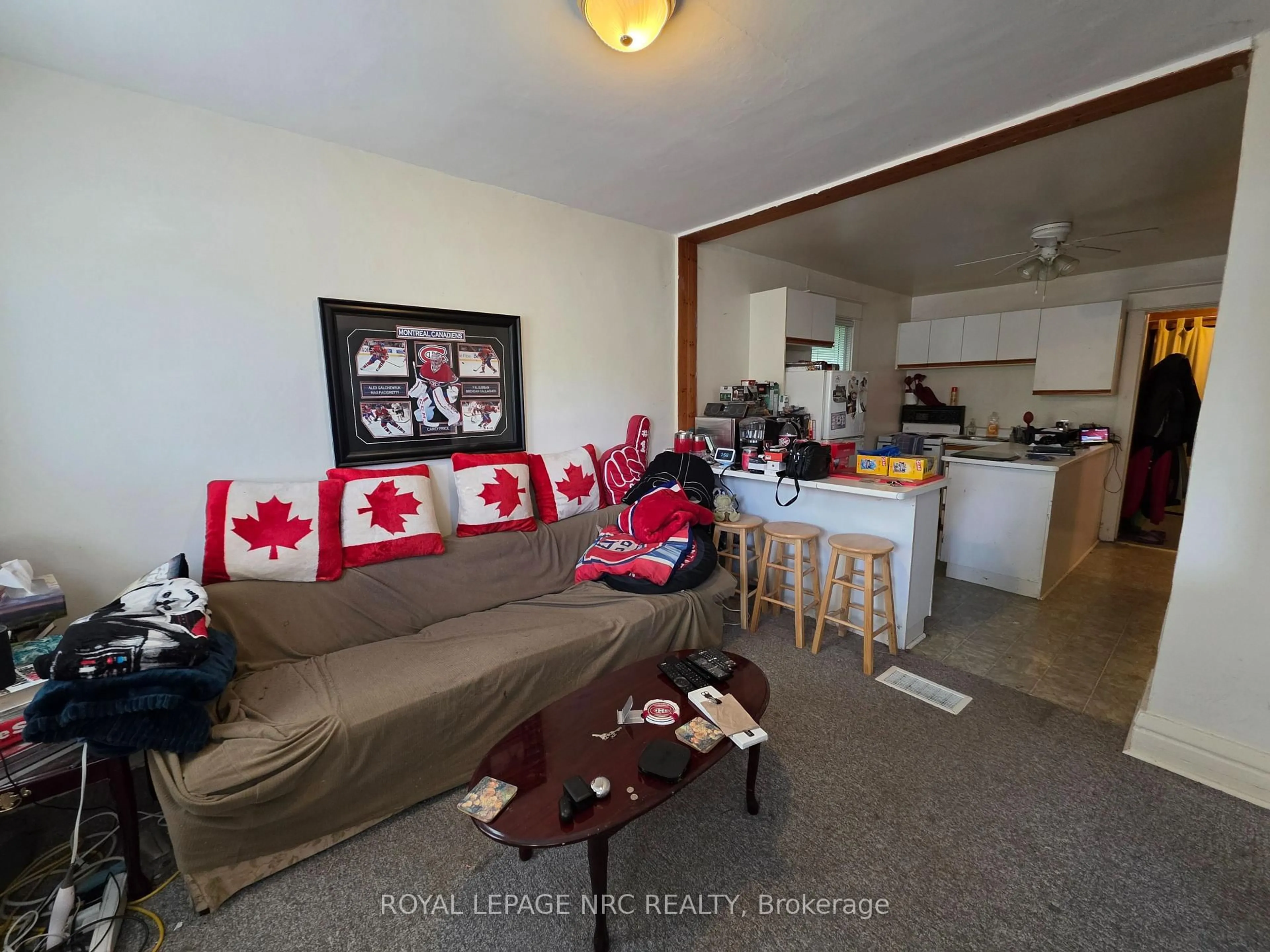 A pic of a room for 39 Manchester Ave, St. Catharines Ontario L2R 1N9