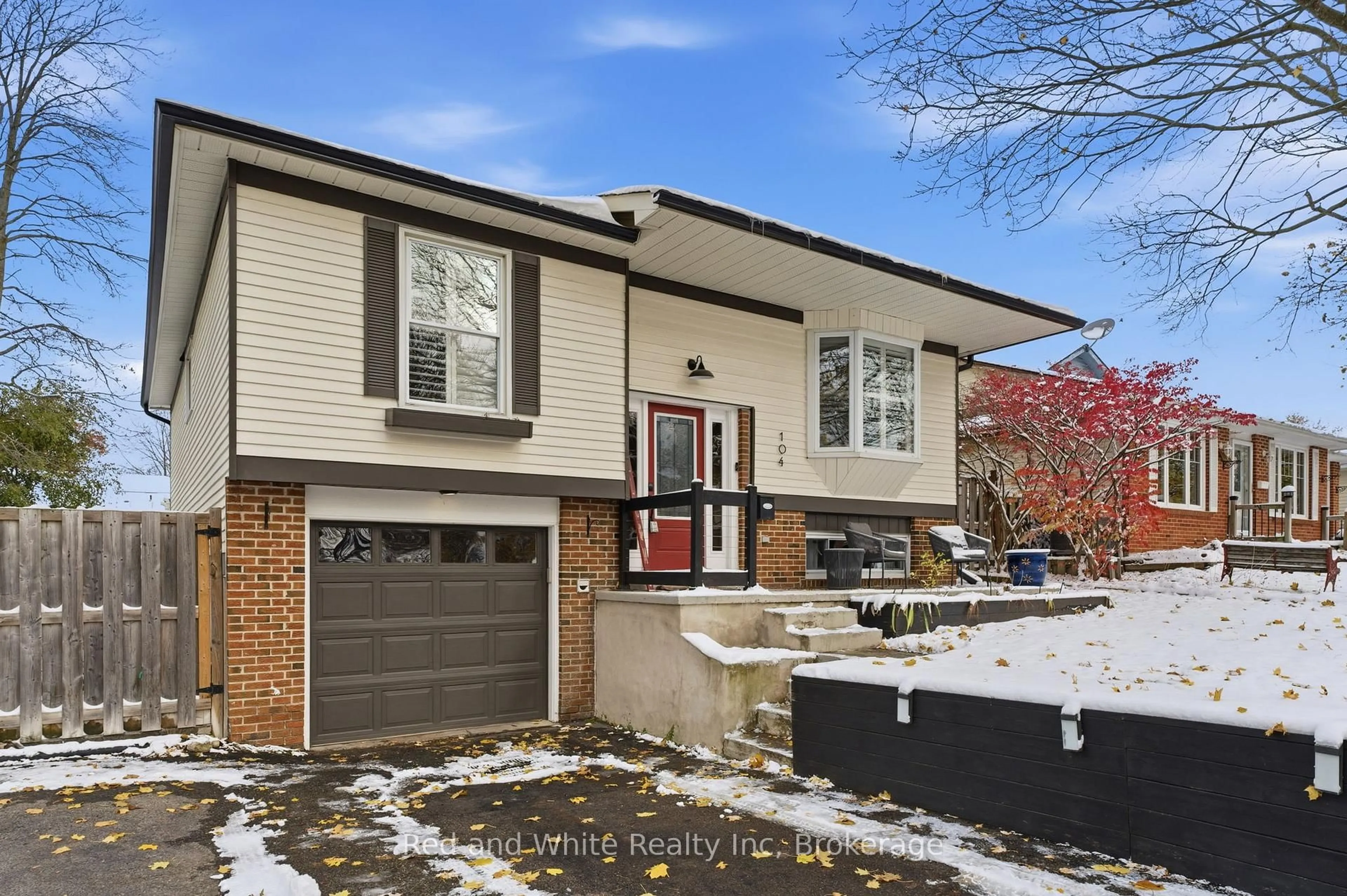 Home with brick exterior material, street for 104 Cindy Ave, Cambridge Ontario N3C 3J2