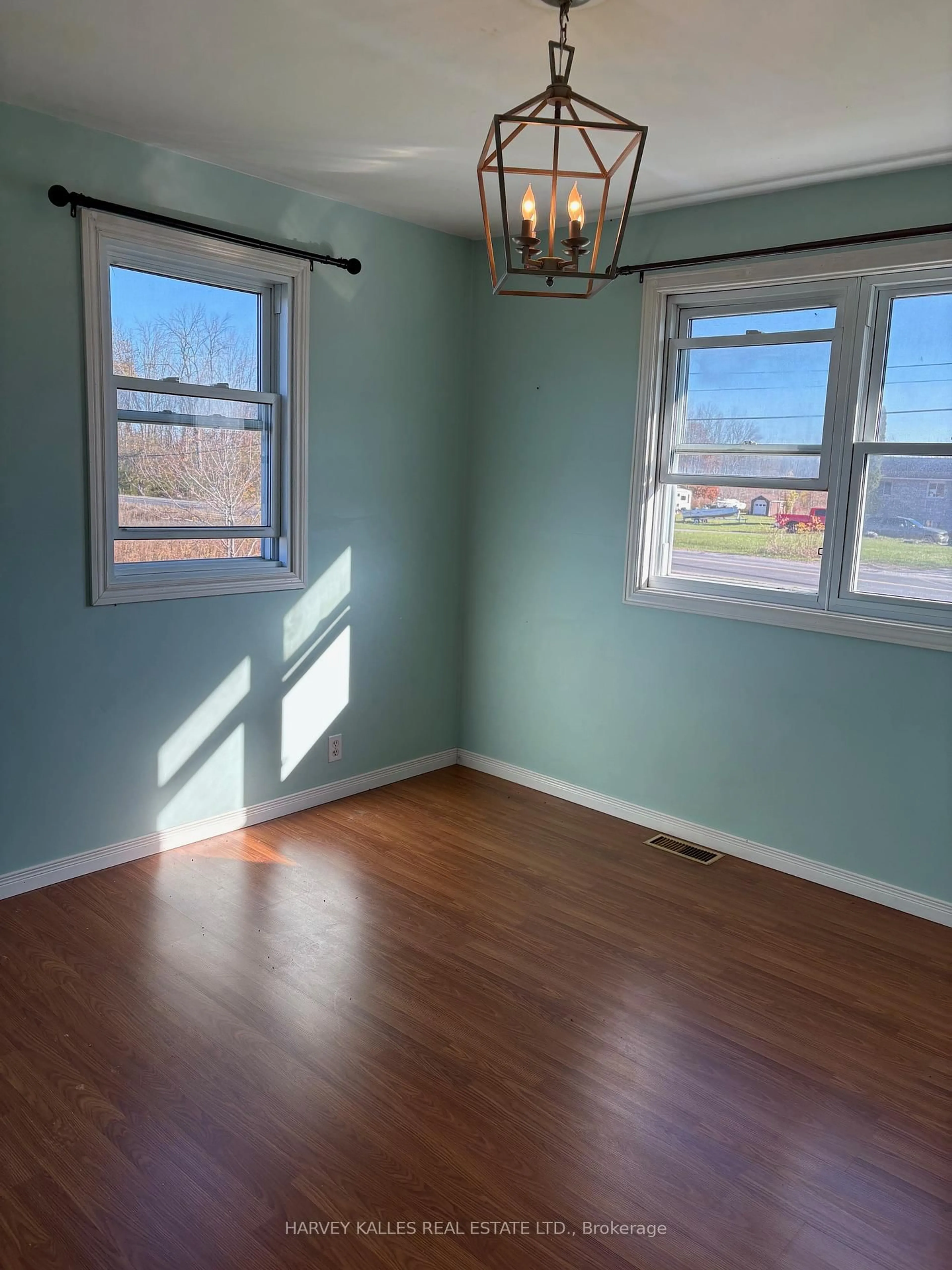 A pic of a room for 186 Grills Rd, Belleville Ontario K8N 4Z5