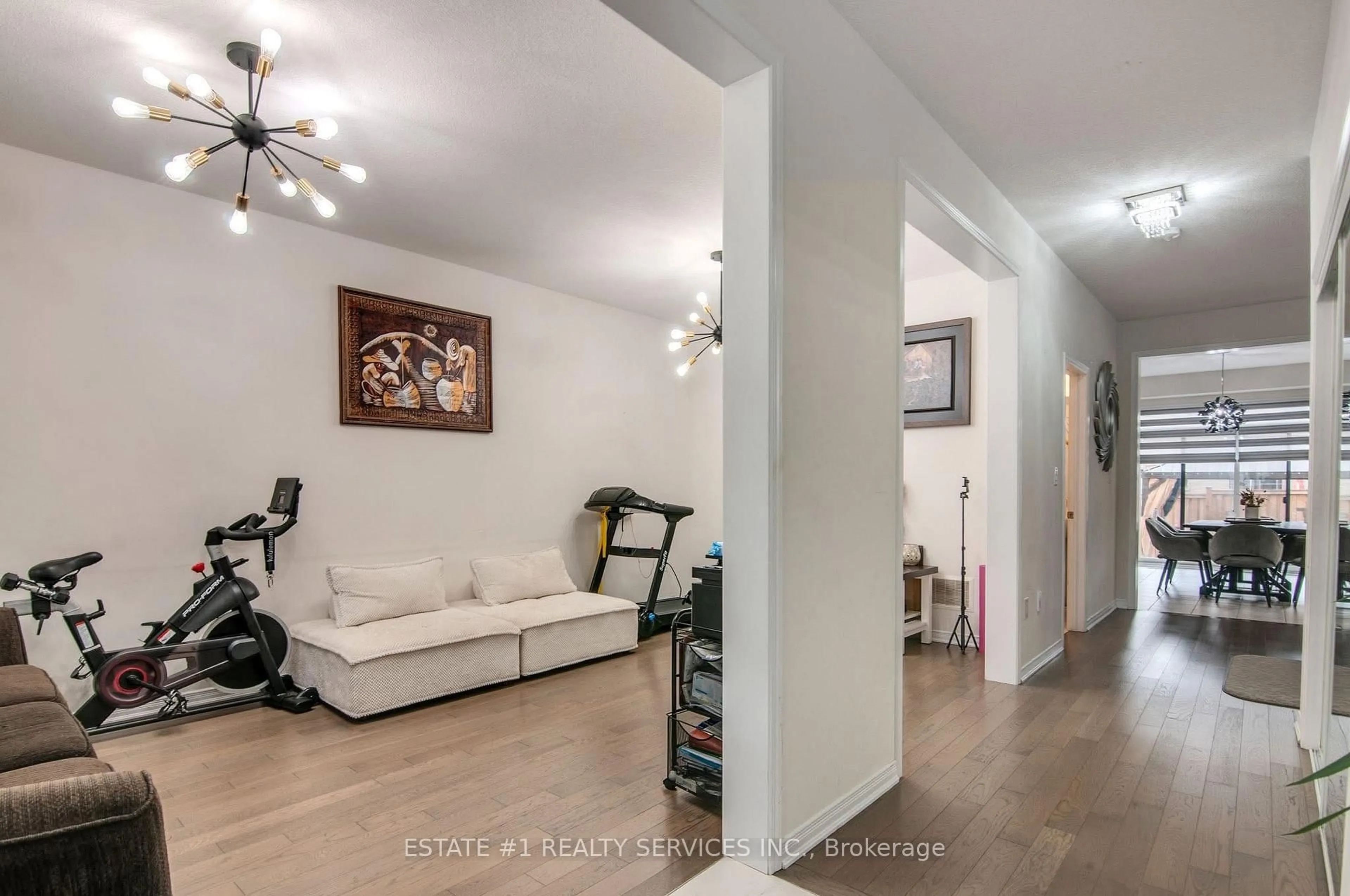 Indoor entryway for 59 July Ave, Hamilton Ontario L8J 0M4