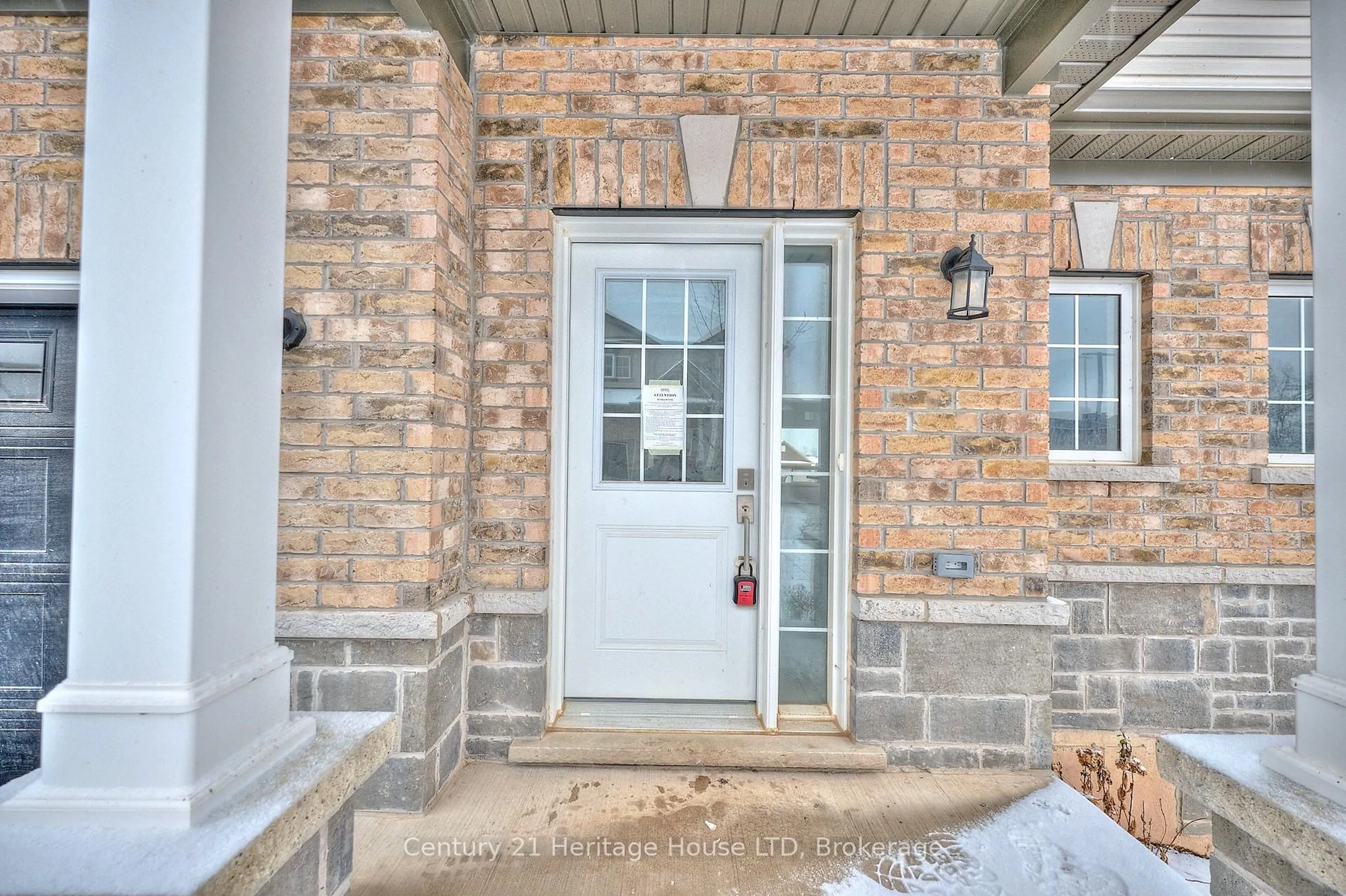 Indoor entryway for 397 Garrison Rd #18, Fort Erie Ontario L2A 1N1